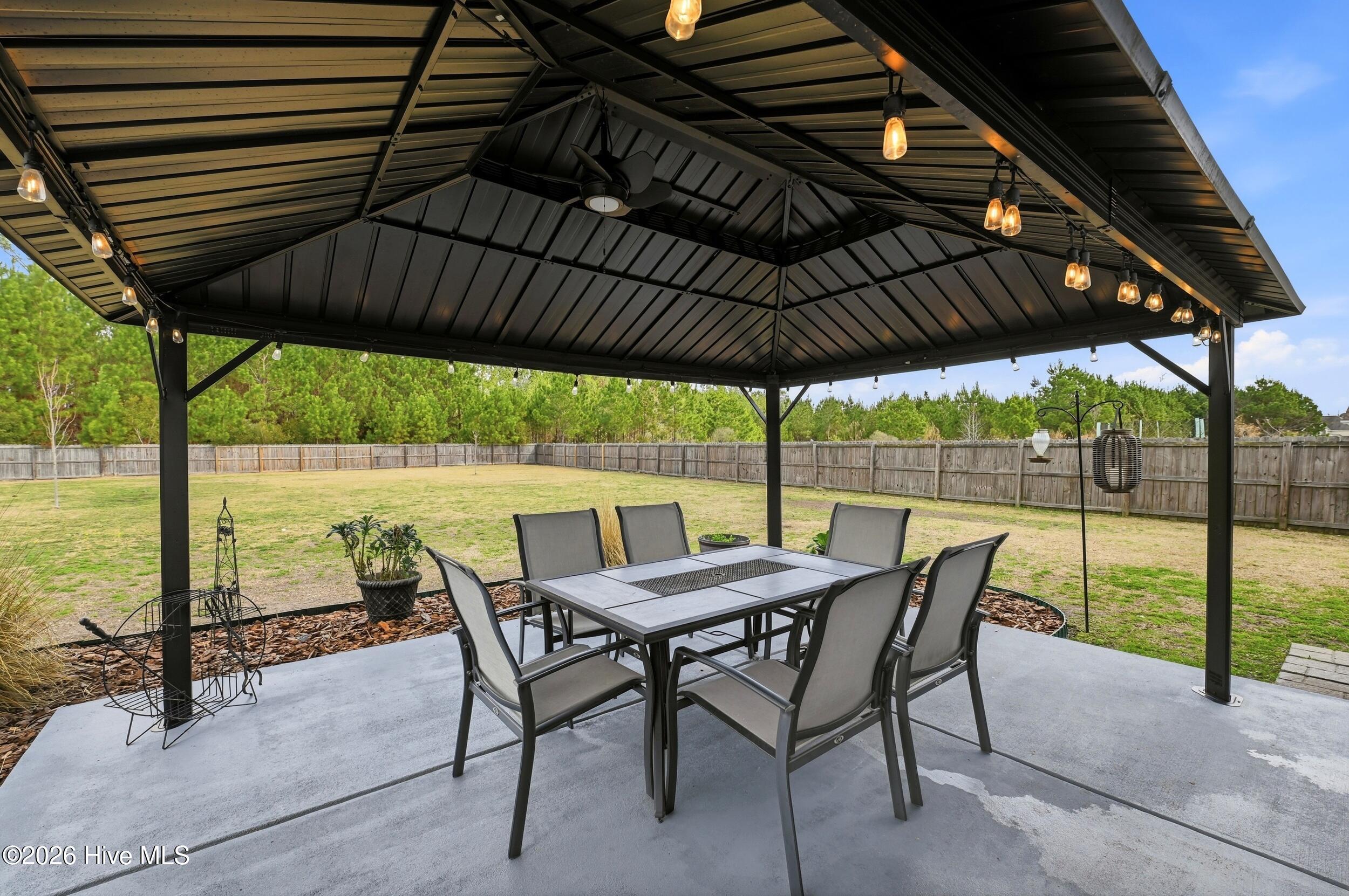 100560210 | Photo 29