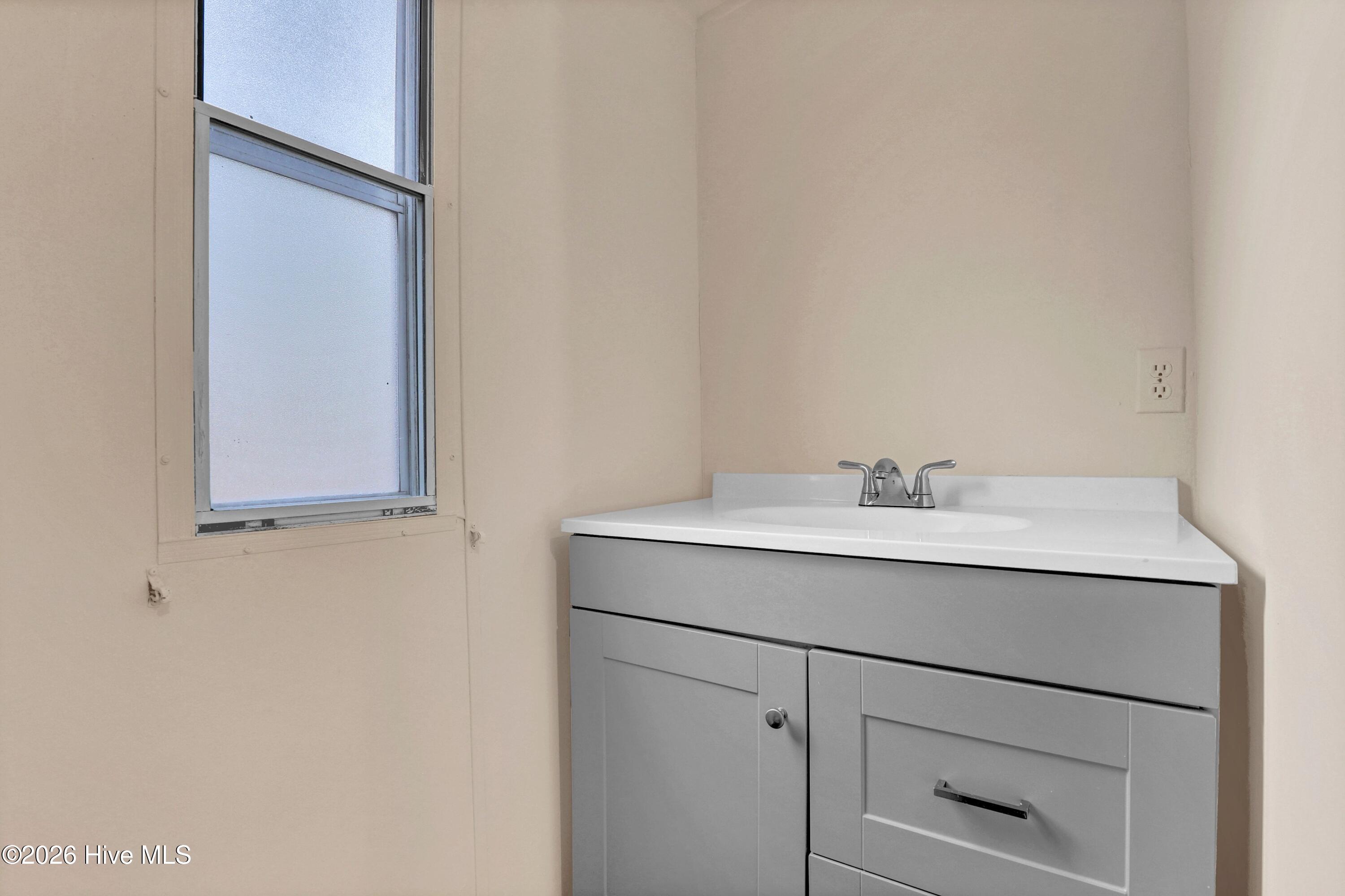 100557223 | Photo 24