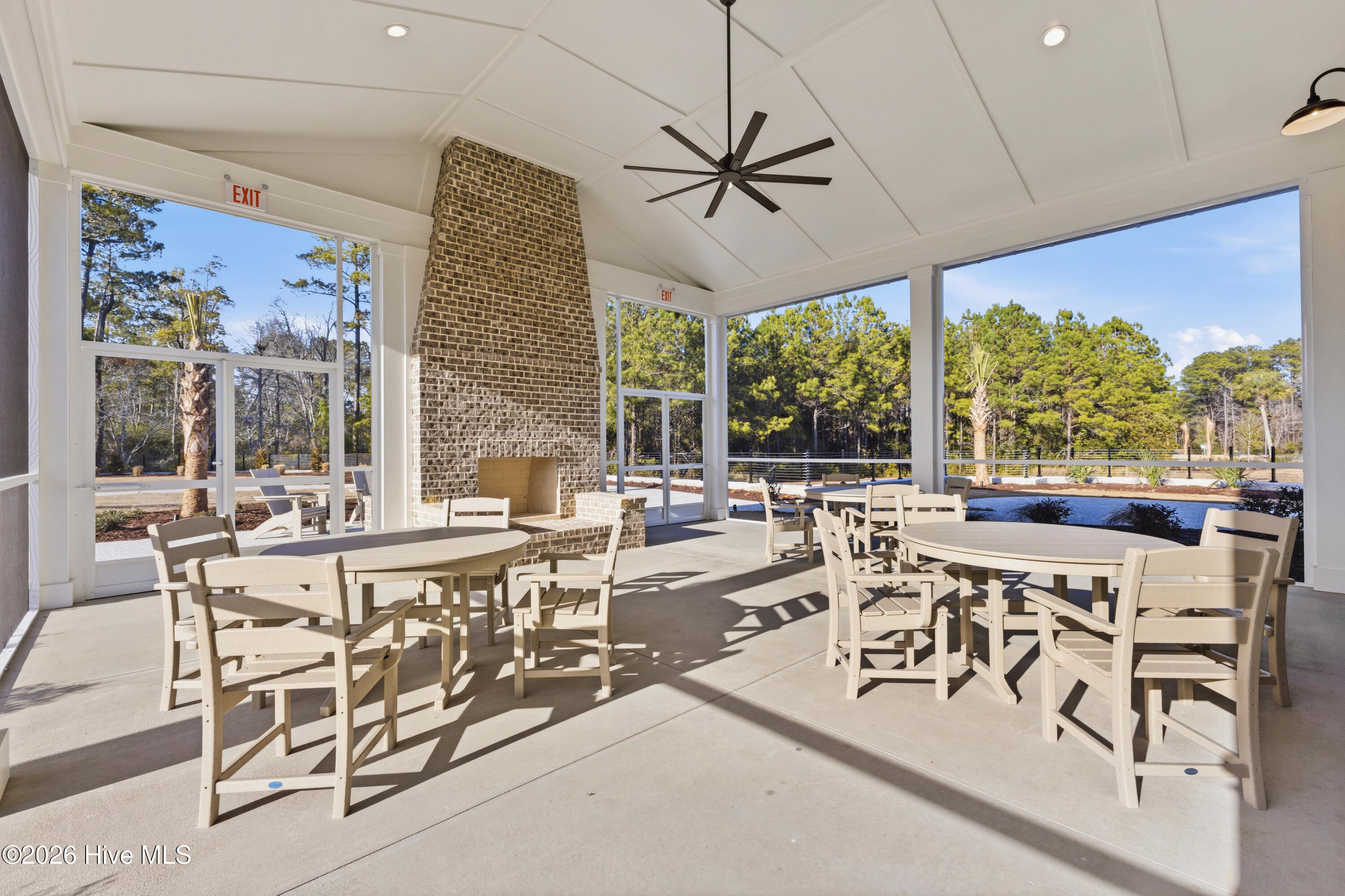 100557124 | Photo 39