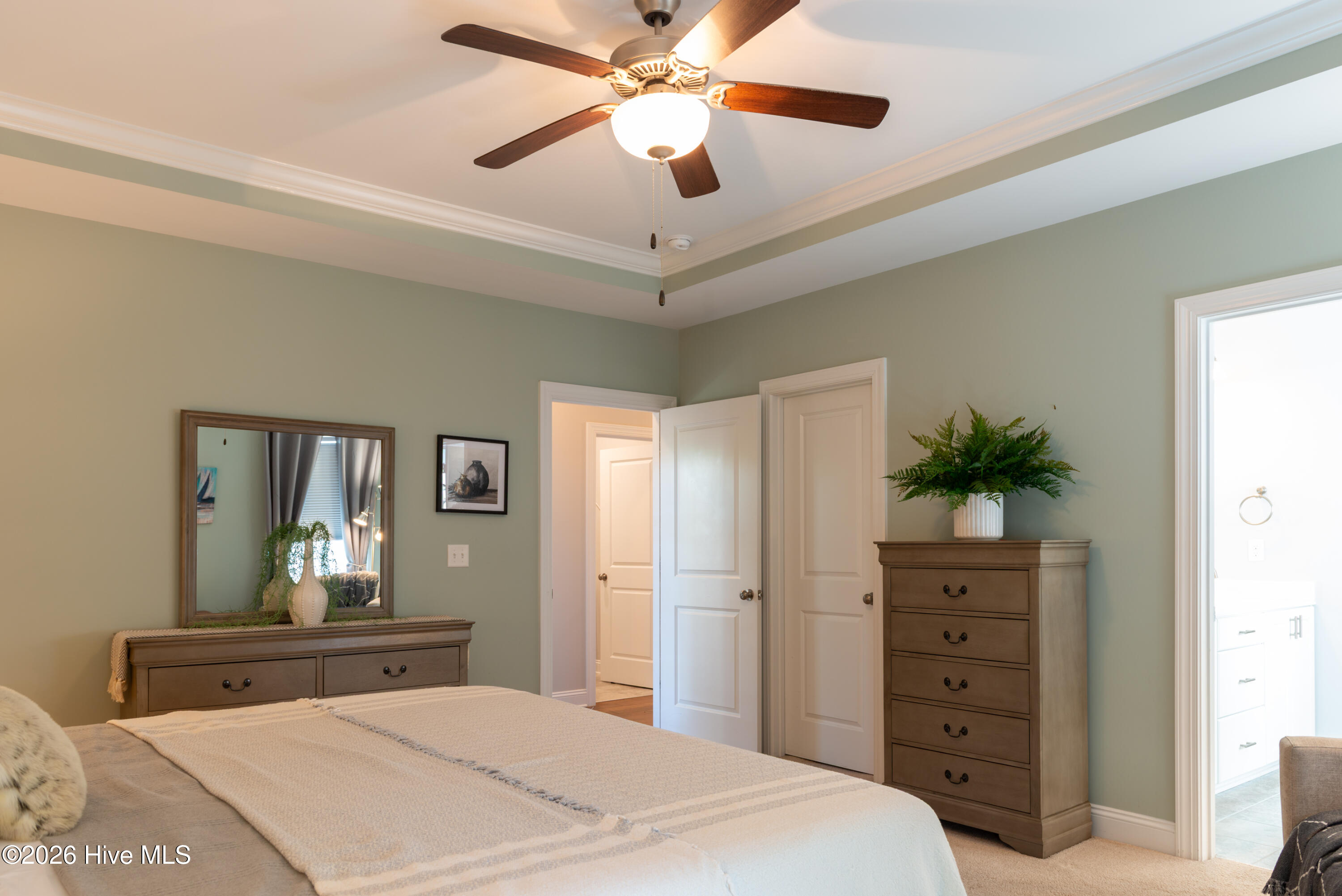 100568036 | Photo 39