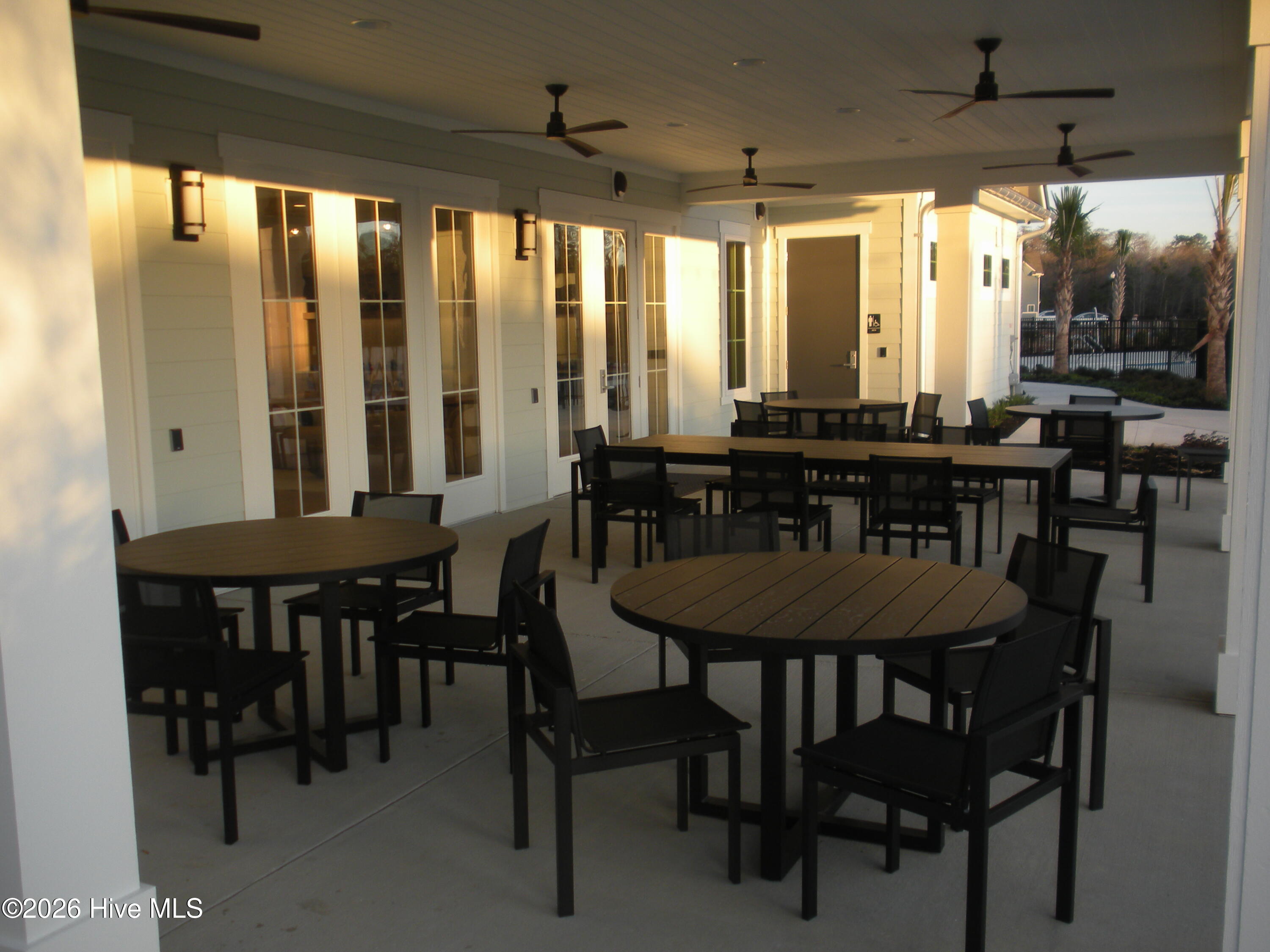 100548269 | Photo 29