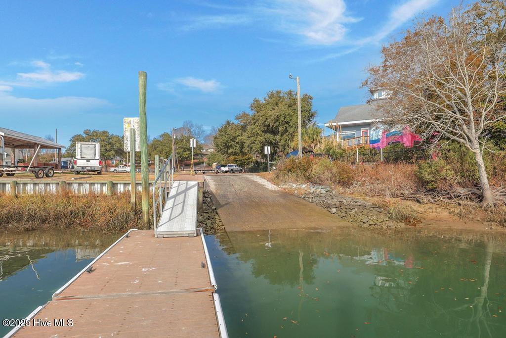 100530645 | Photo 44