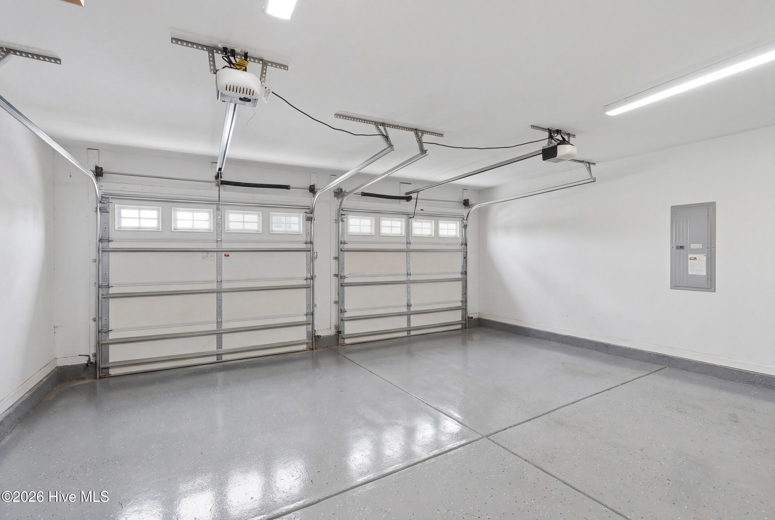 100565779 | Photo 52