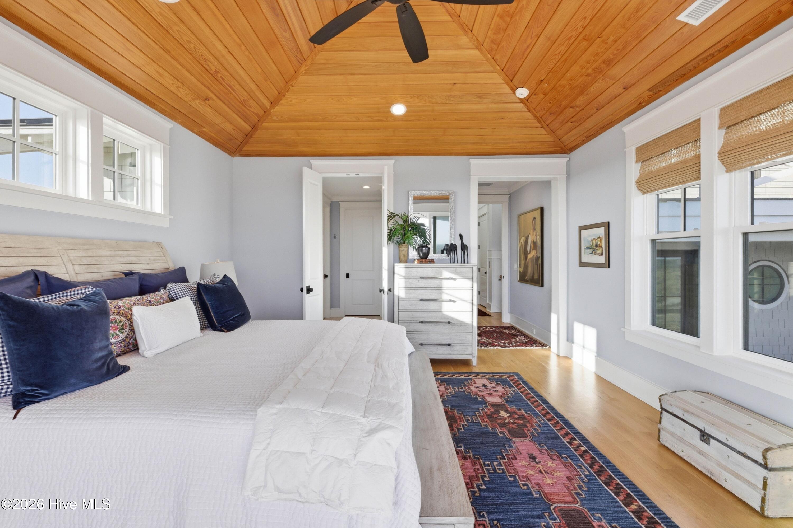 100564328 | Photo 19