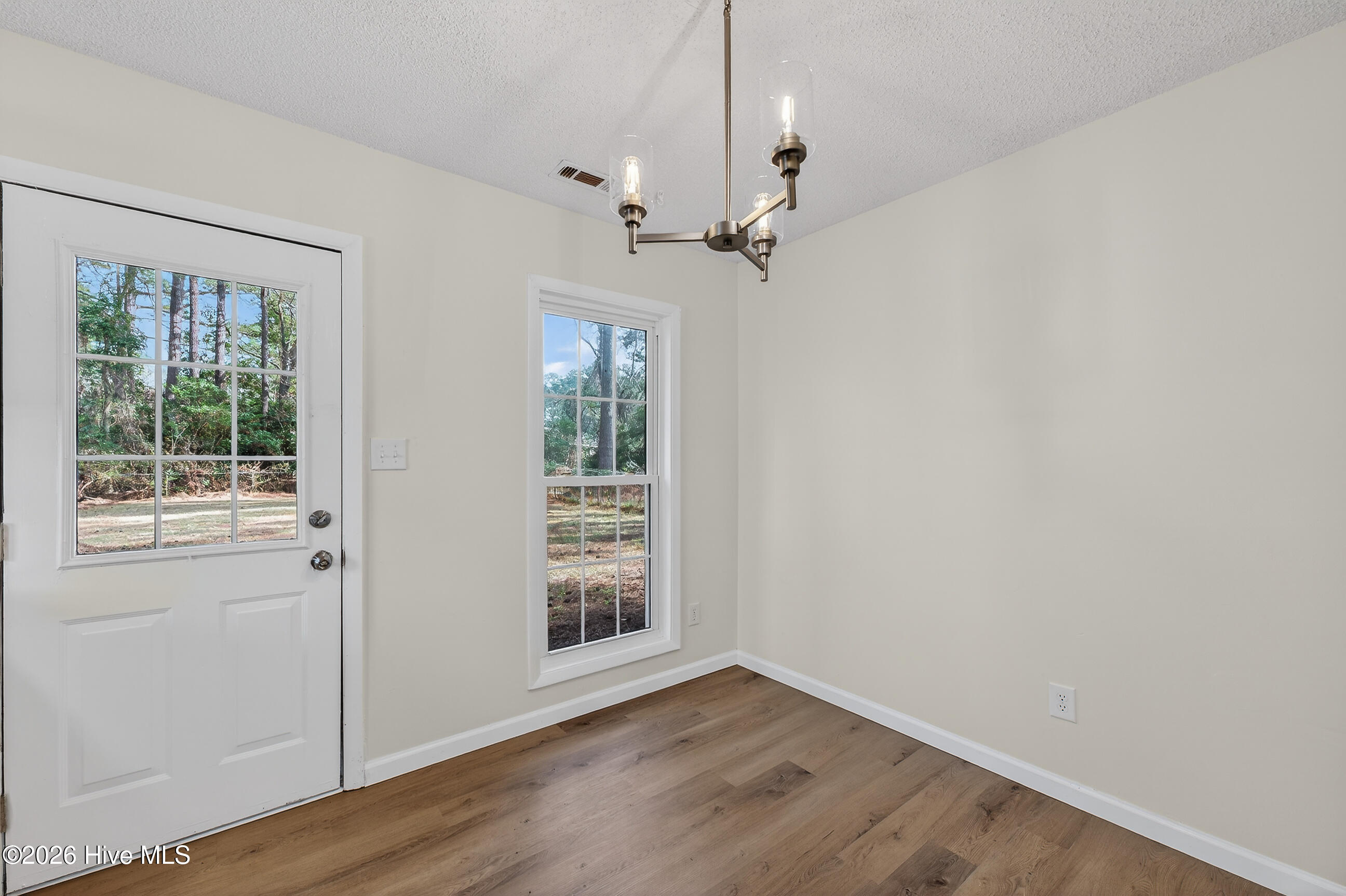 100555829 | Photo 10