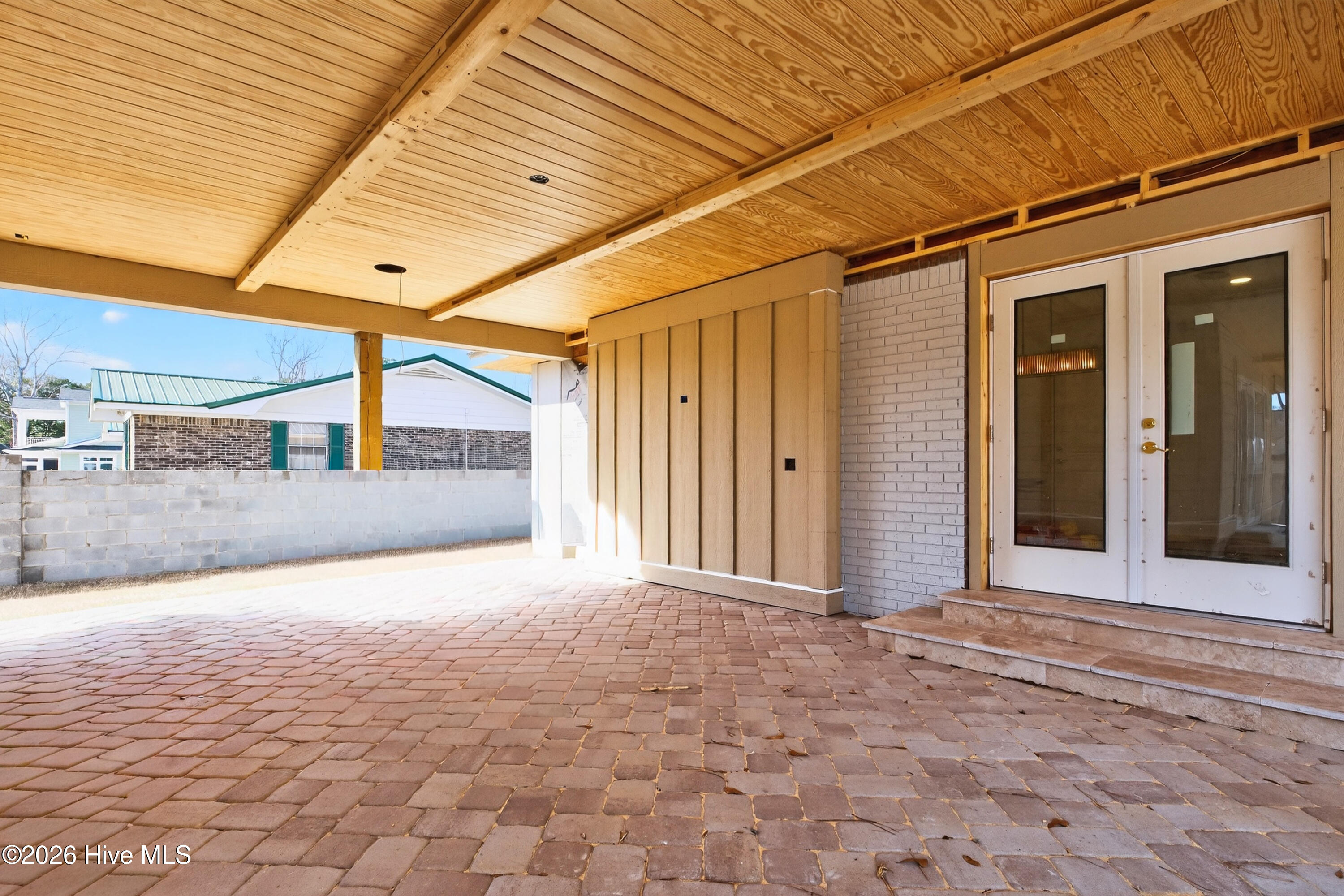 100552365 | Photo 40