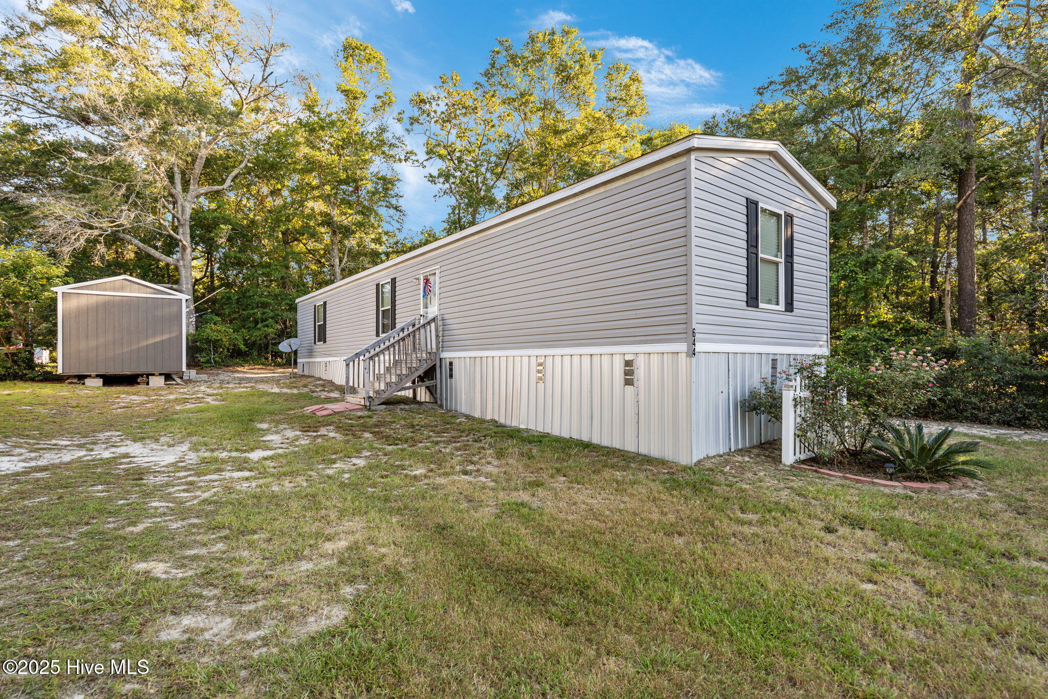 100547370 | Photo 24