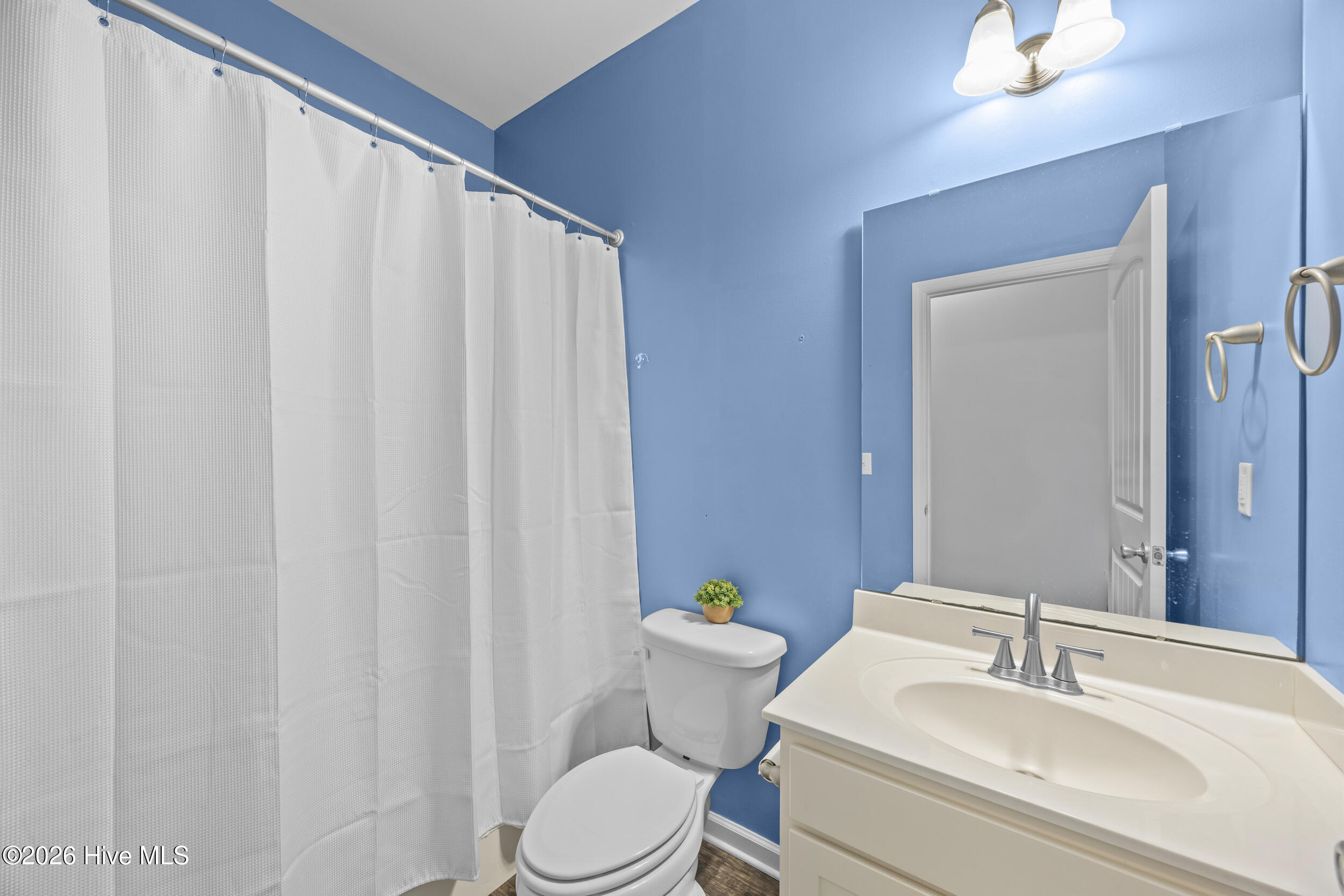 100569653 | Photo 25