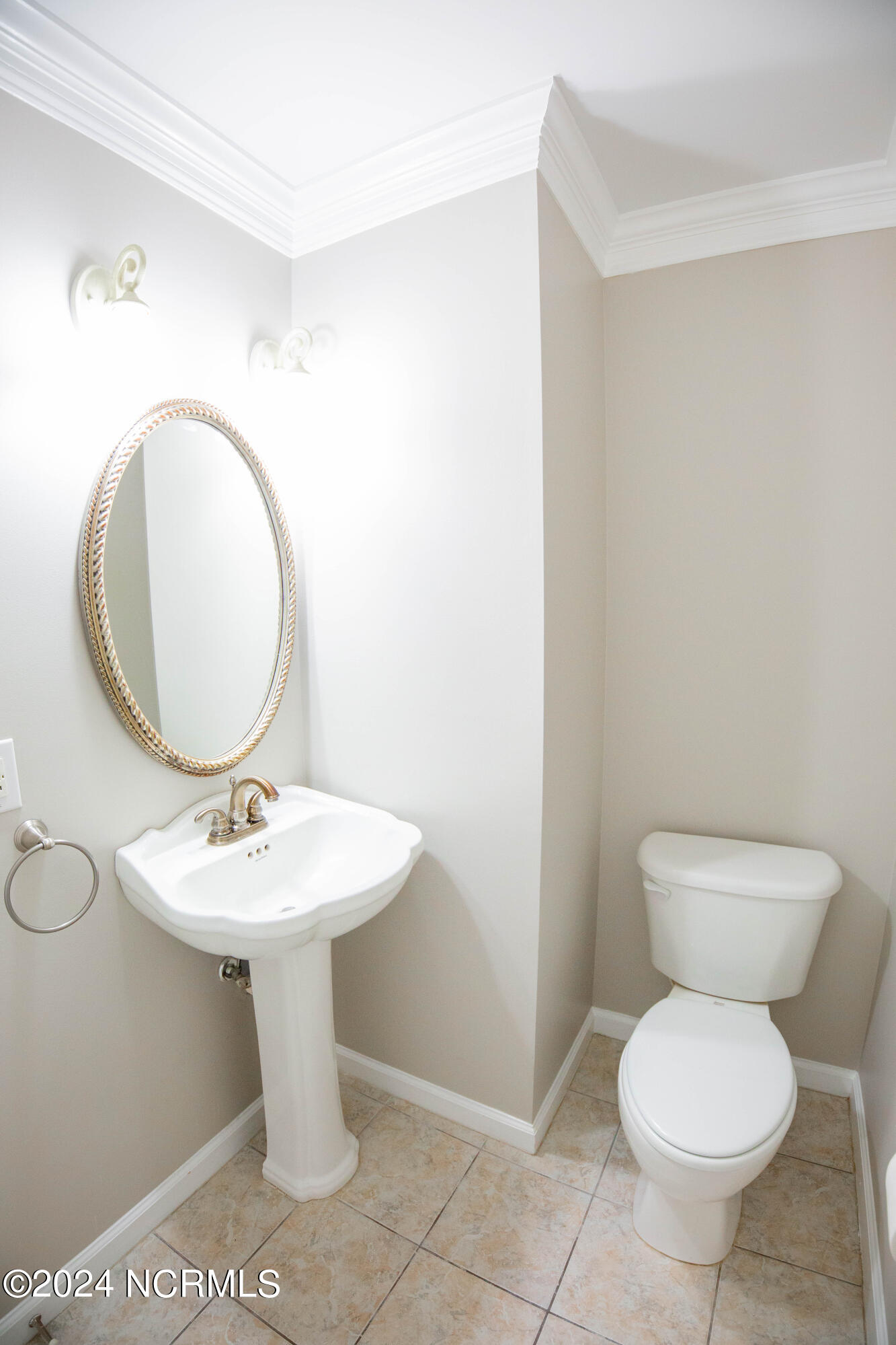 100566053 | Photo 22