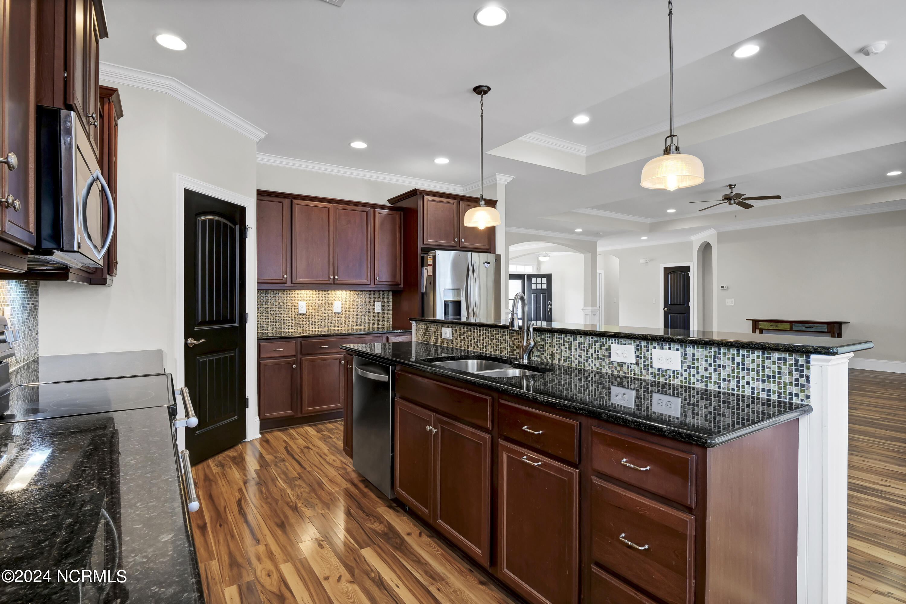 100547498 | Photo 11