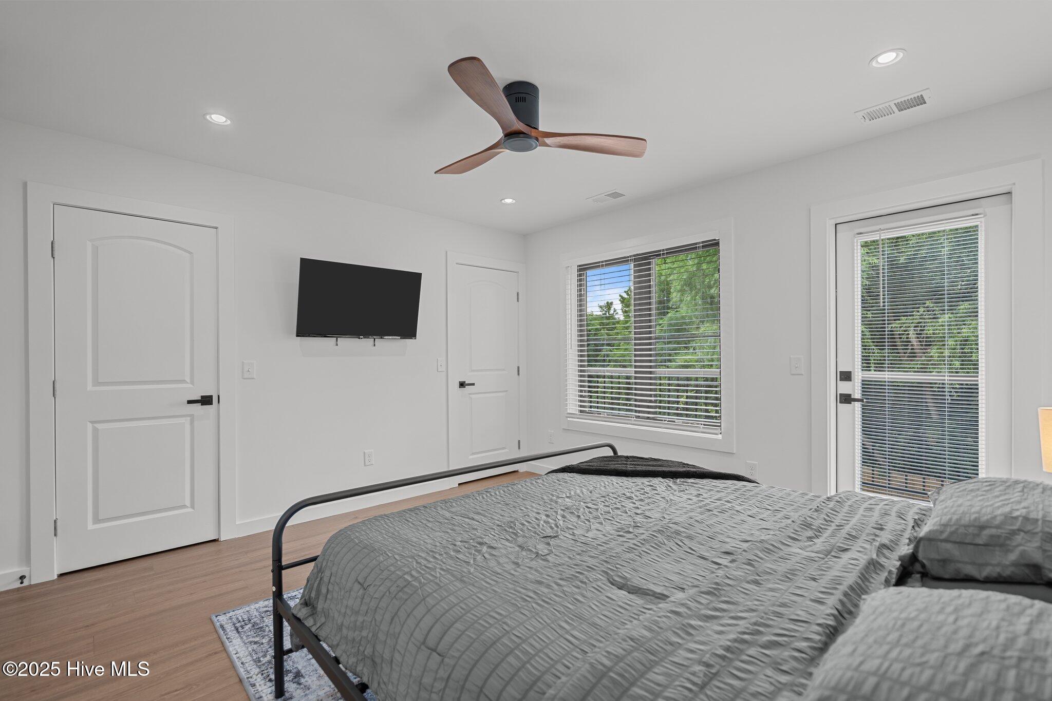 100536872 | Photo 26