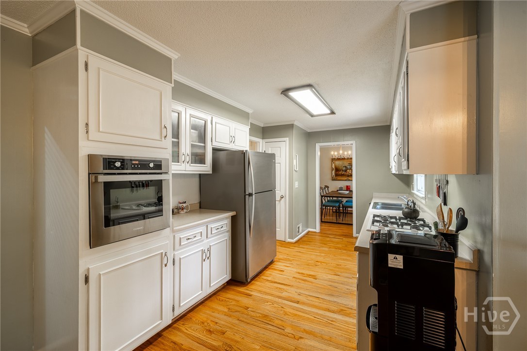 140 Rollingwood Drive