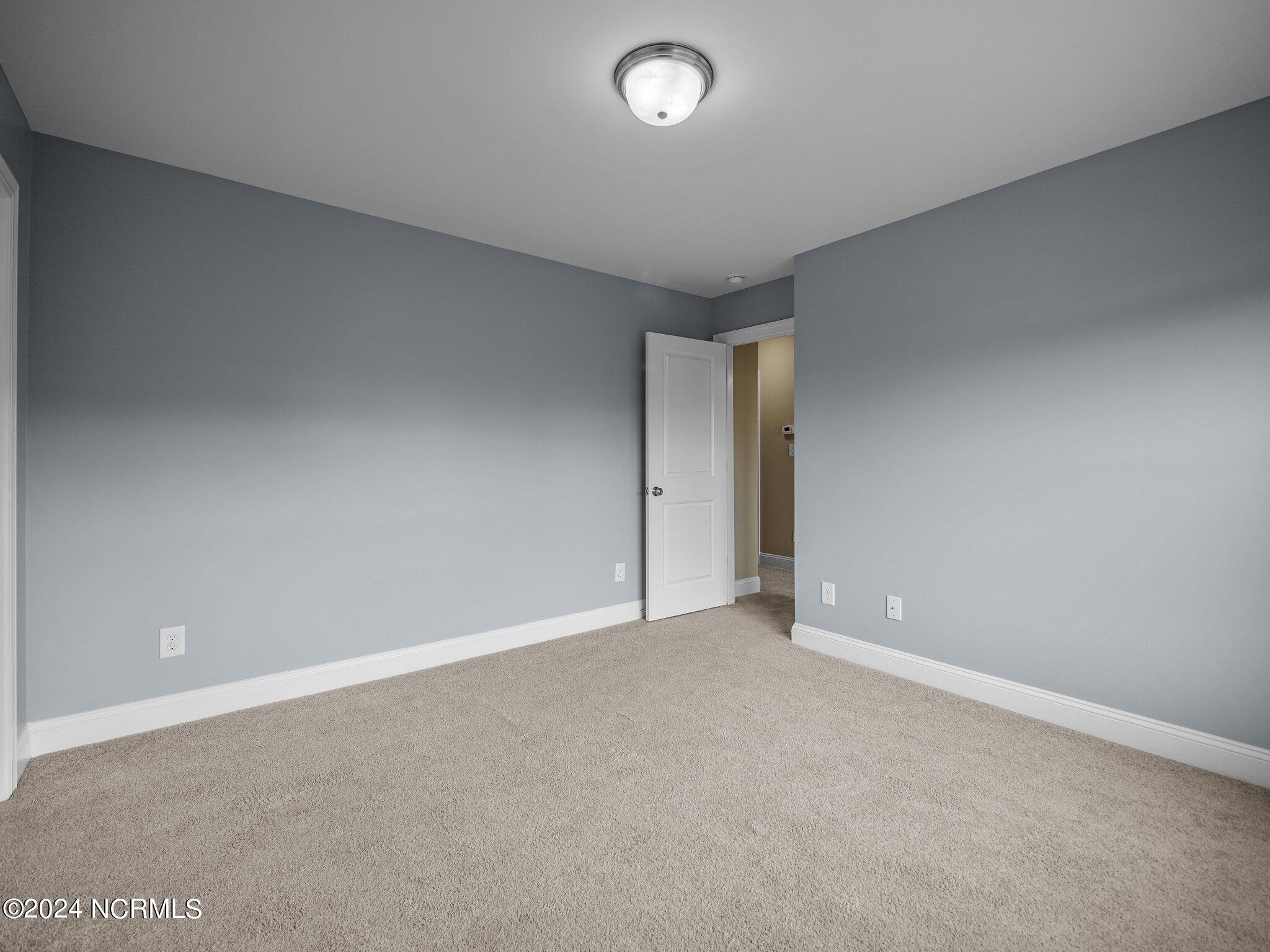 100557405 | Photo 25