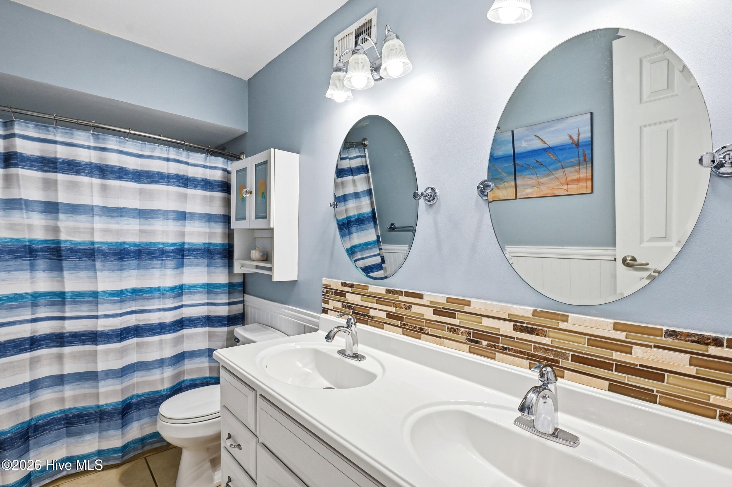 100569136 | Photo 19