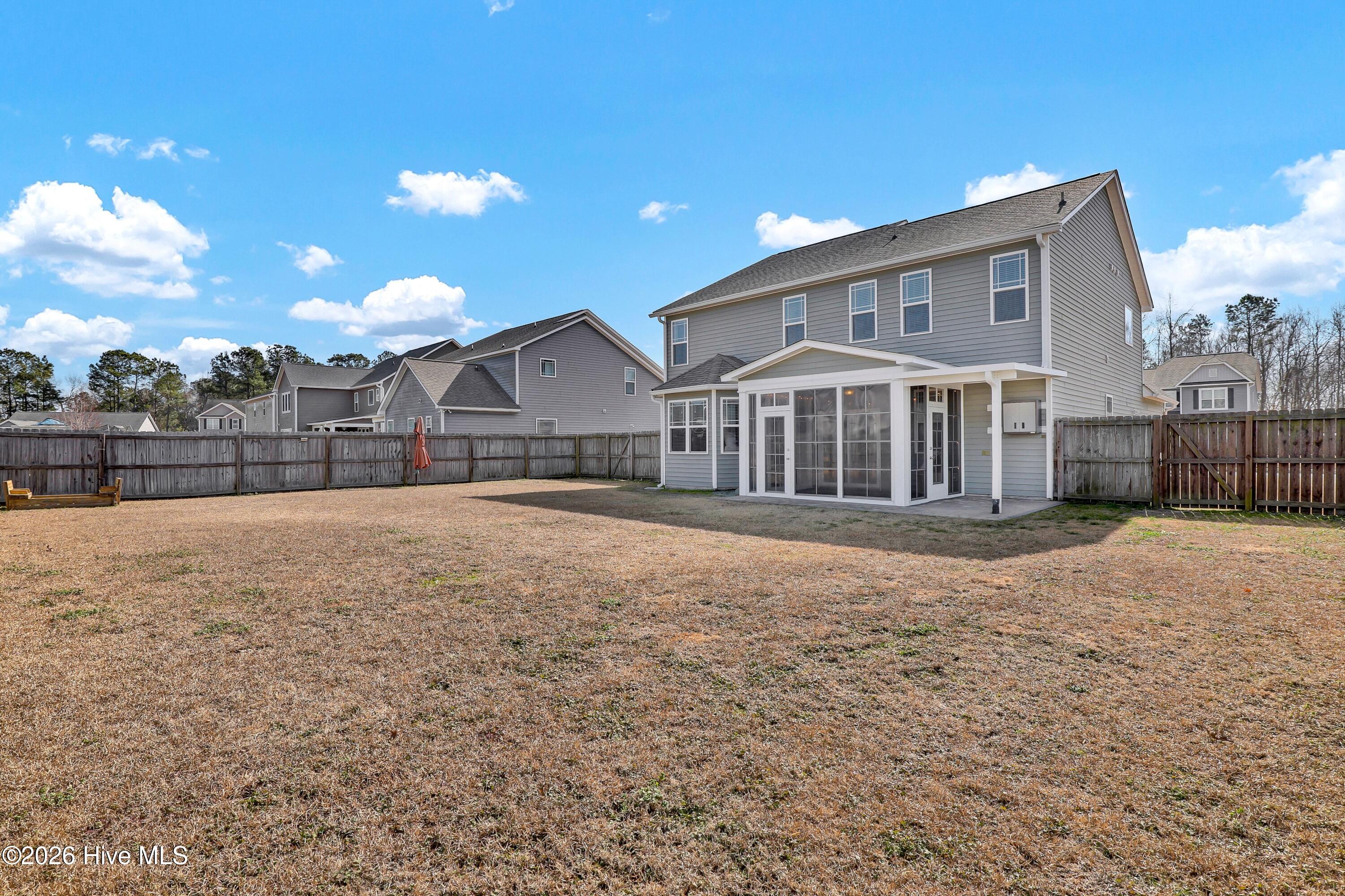 100553474 | Photo 40