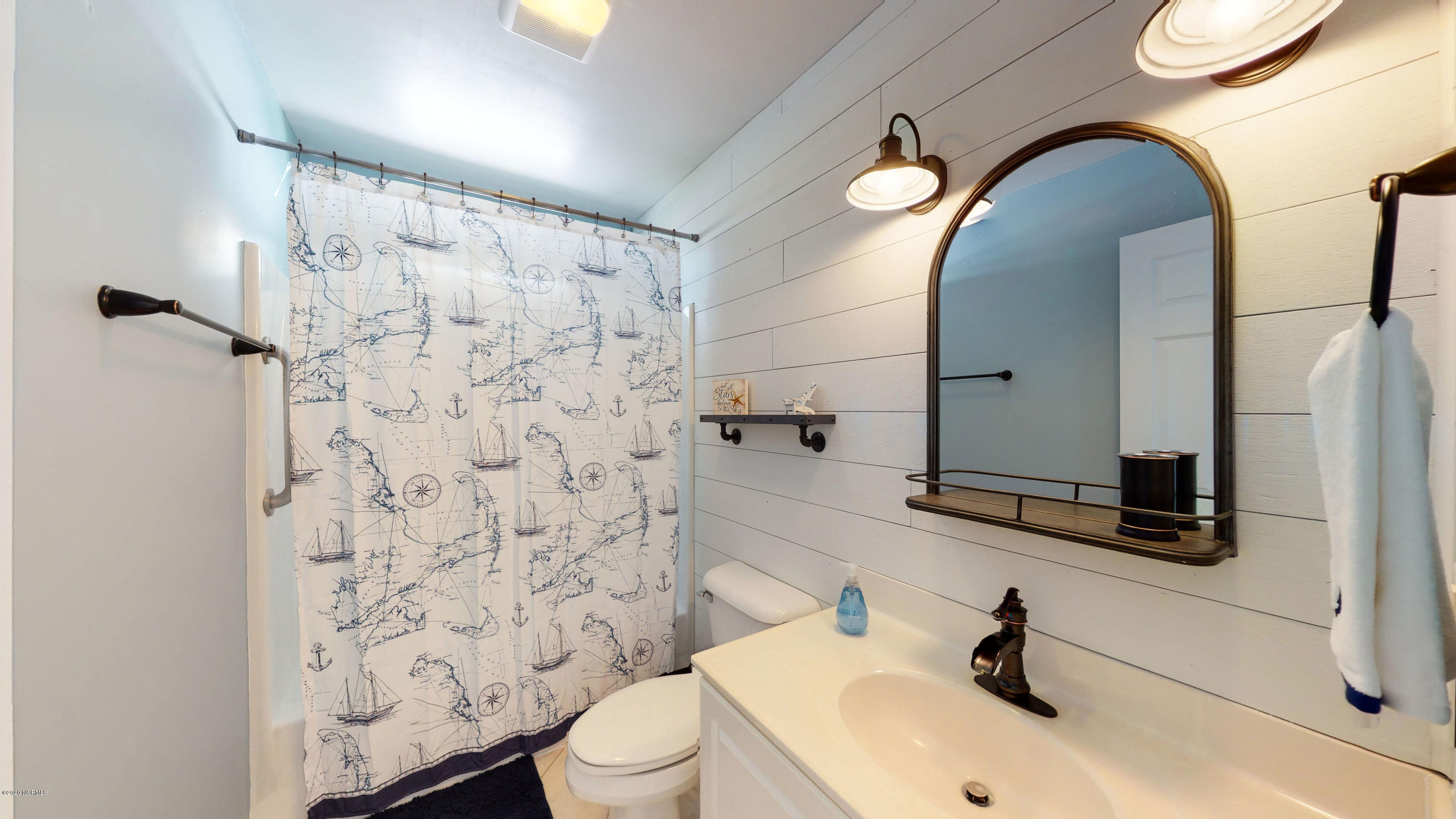 100520980 | Photo 24