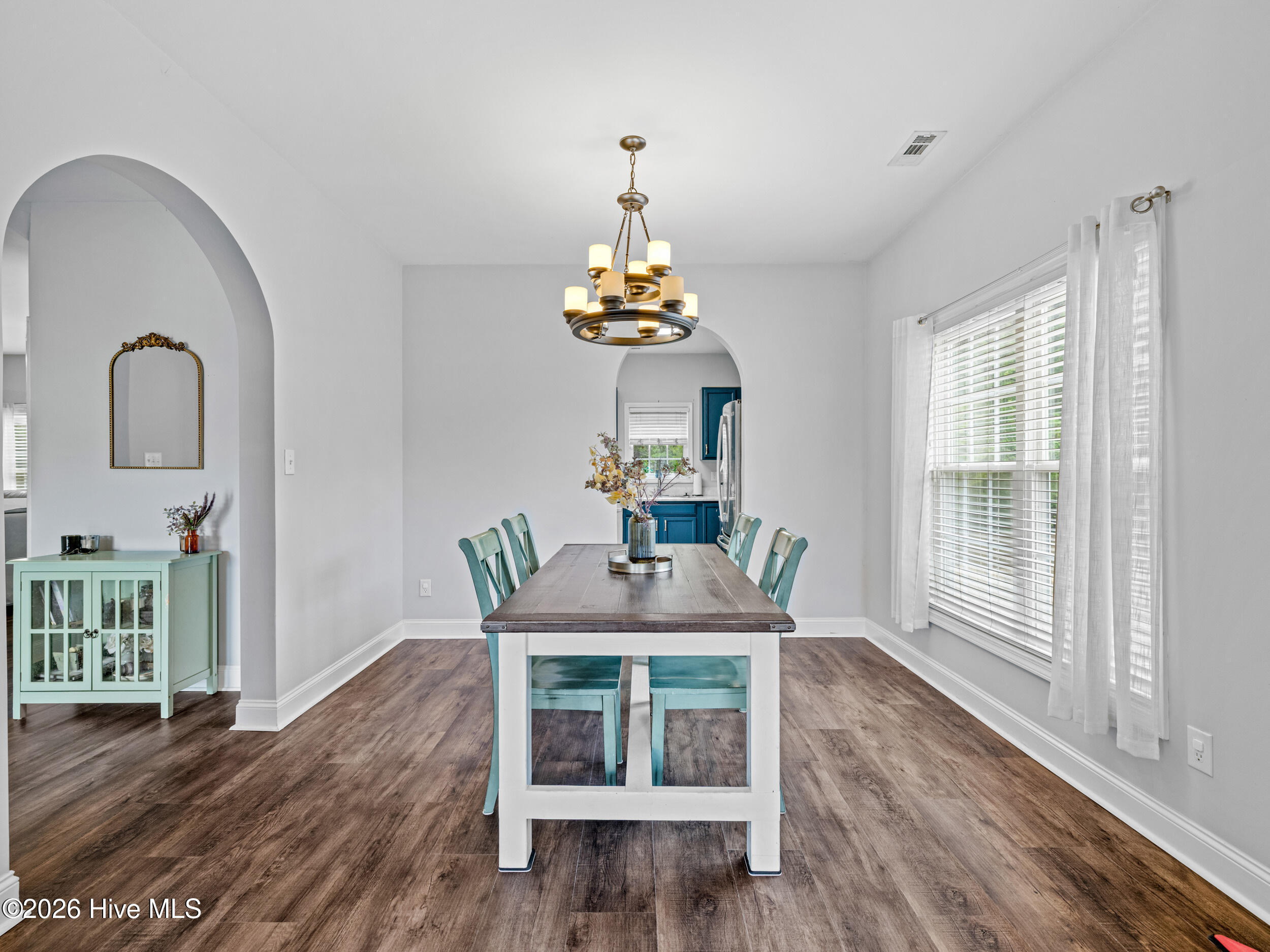 100566997 | Photo 15