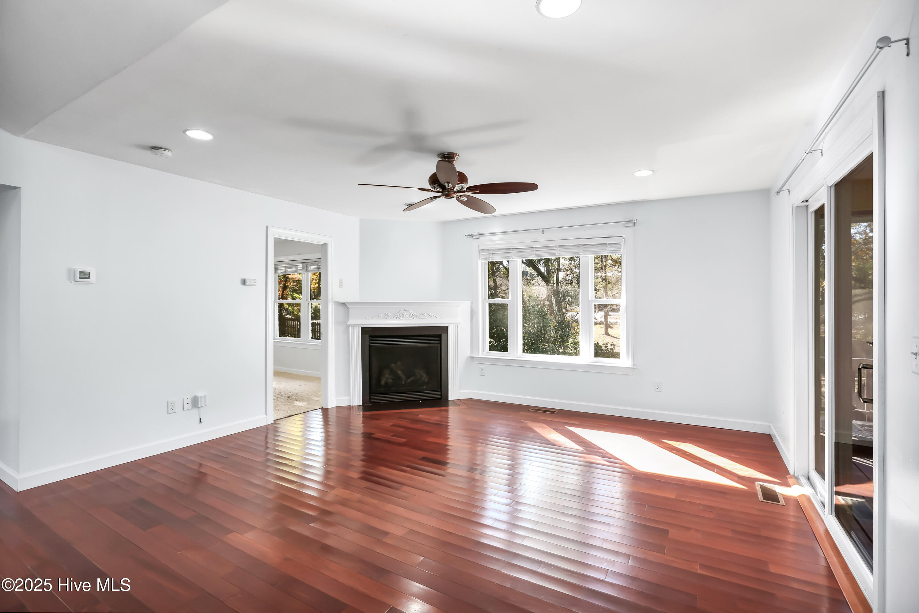 100543025 | Photo 19