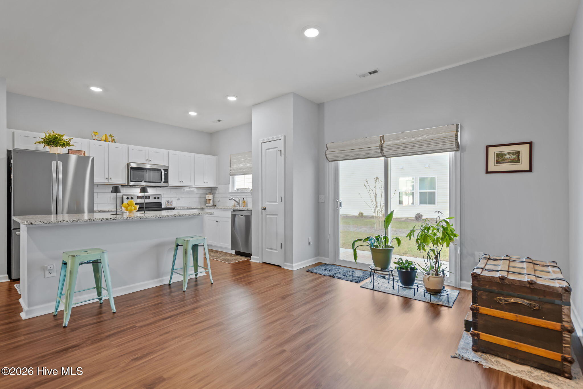 100562246 | Photo 17