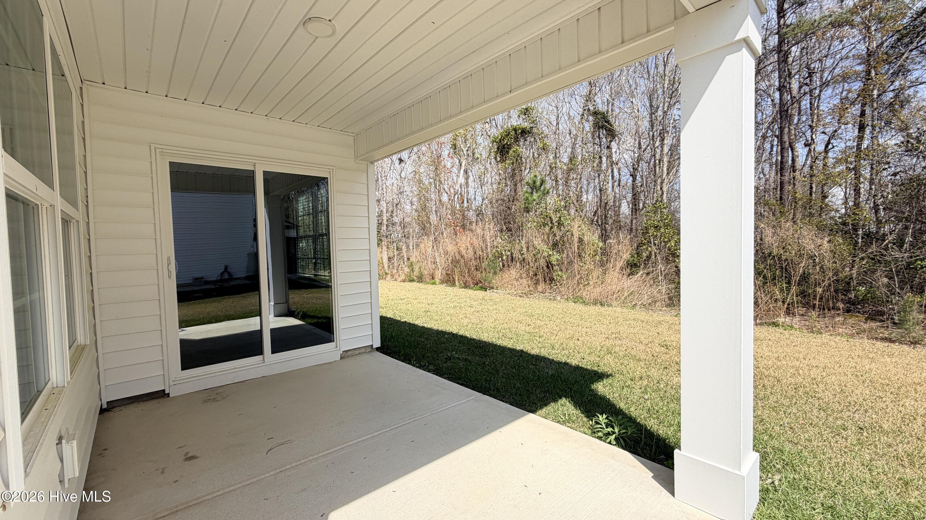 100549167 | Photo 23