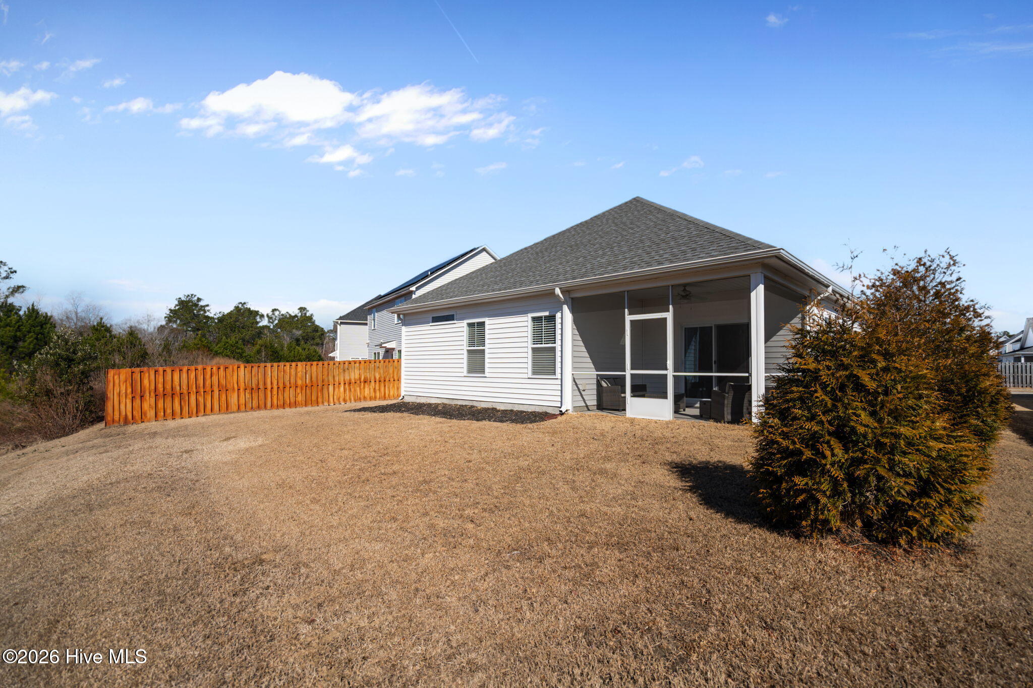 100557039 | Photo 44