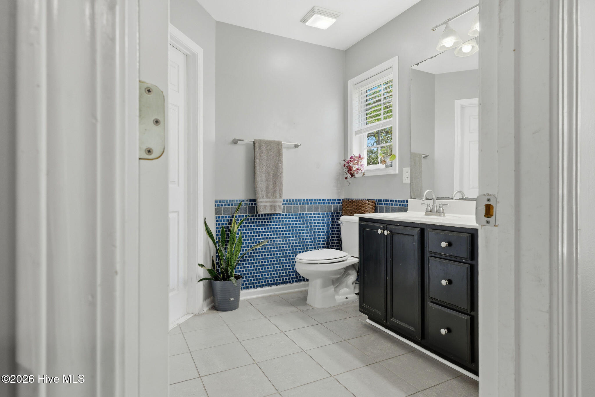 100565311 | Photo 41