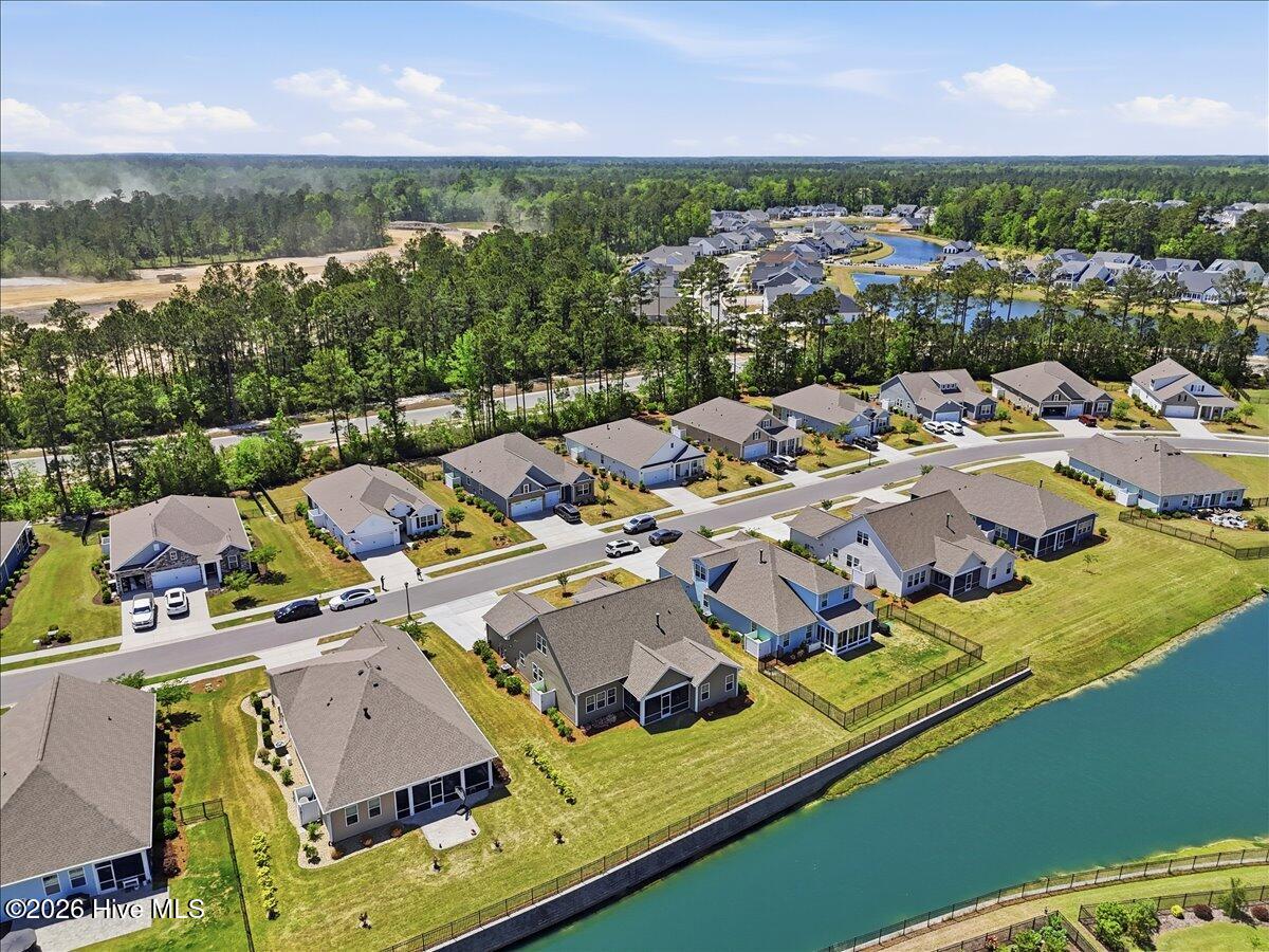 100569276 | Photo 62