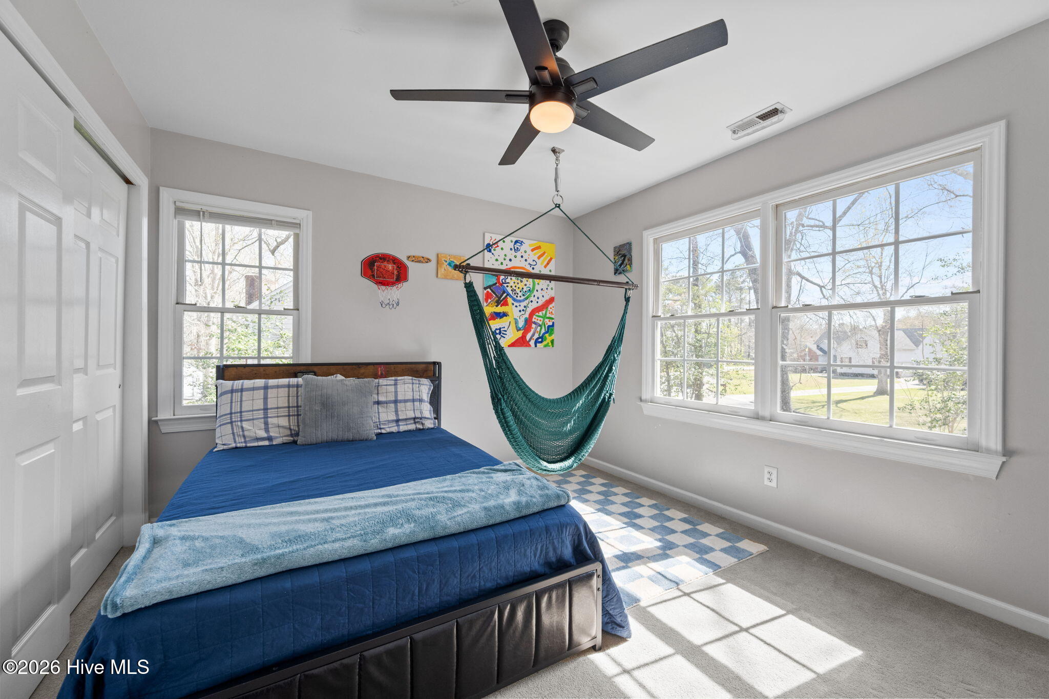 100561787 | Photo 30