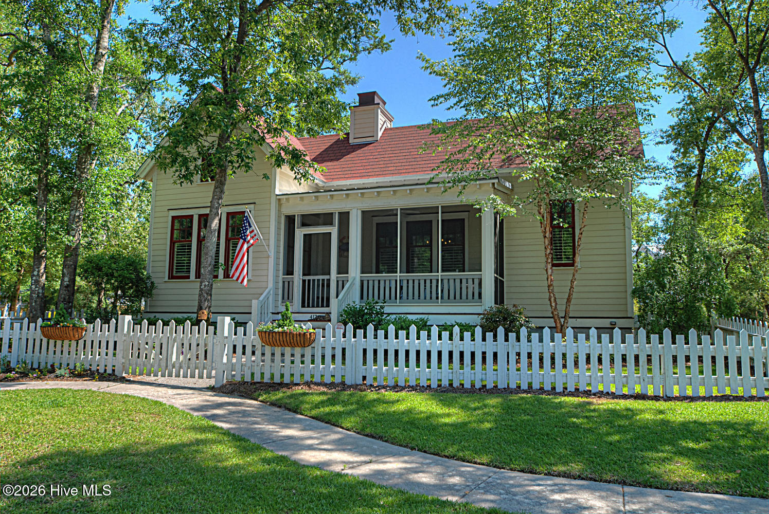 100562765 | Photo 22