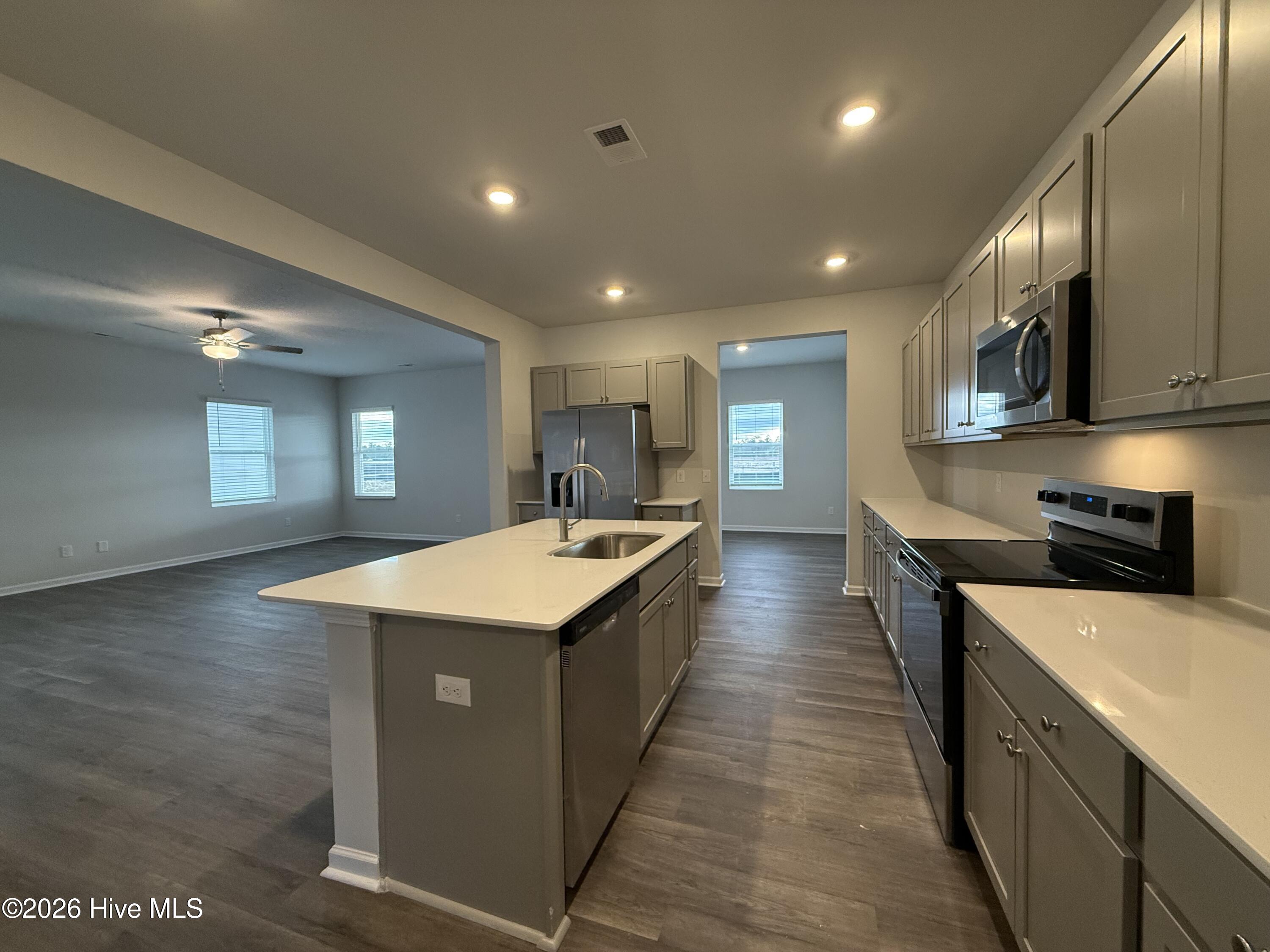 100525902 | Photo 29