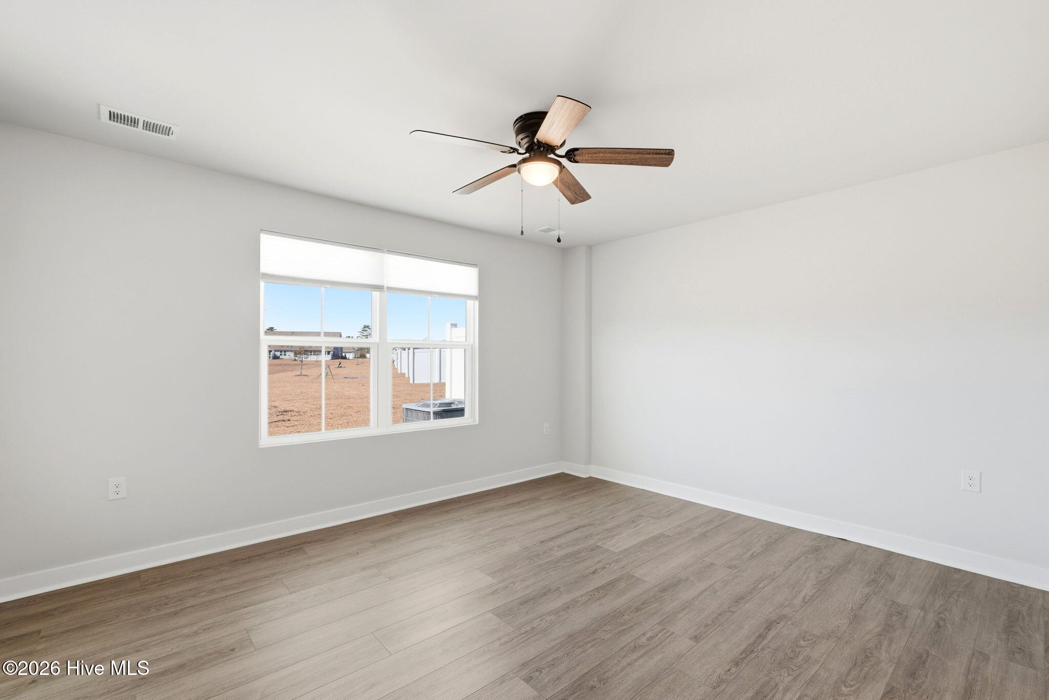 100554684 | Photo 14