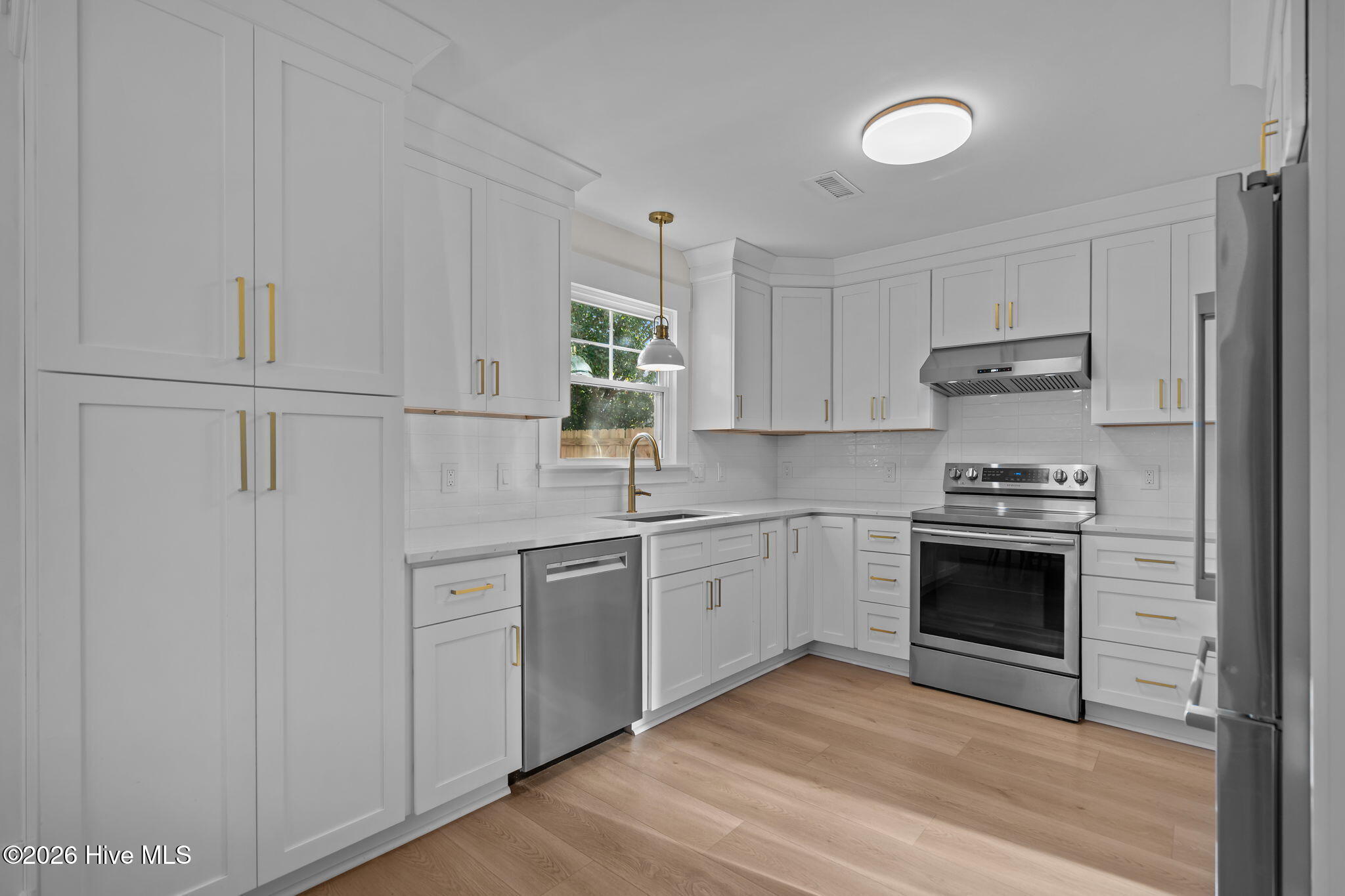 100552729 | Photo 19