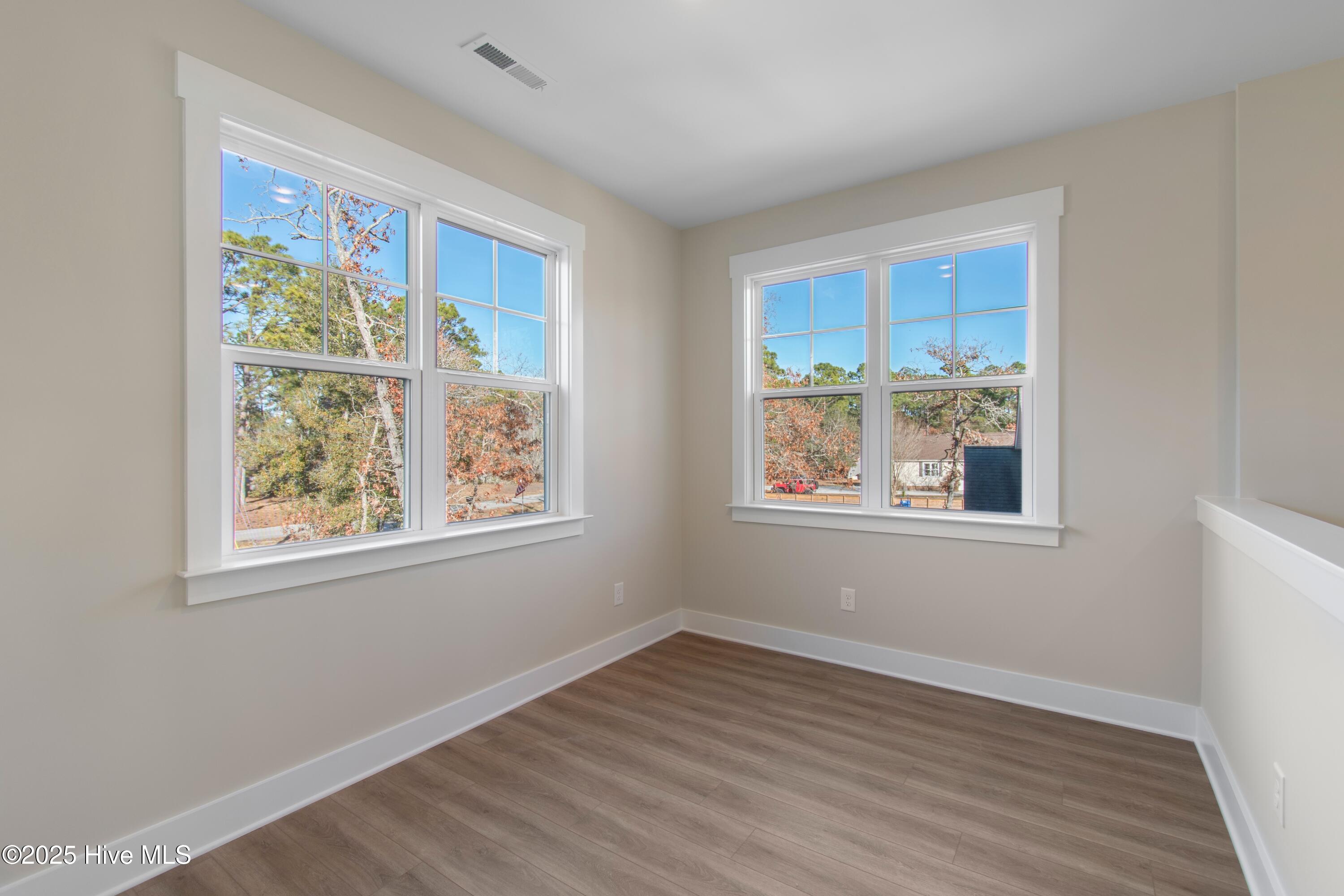 100520444 | Photo 41