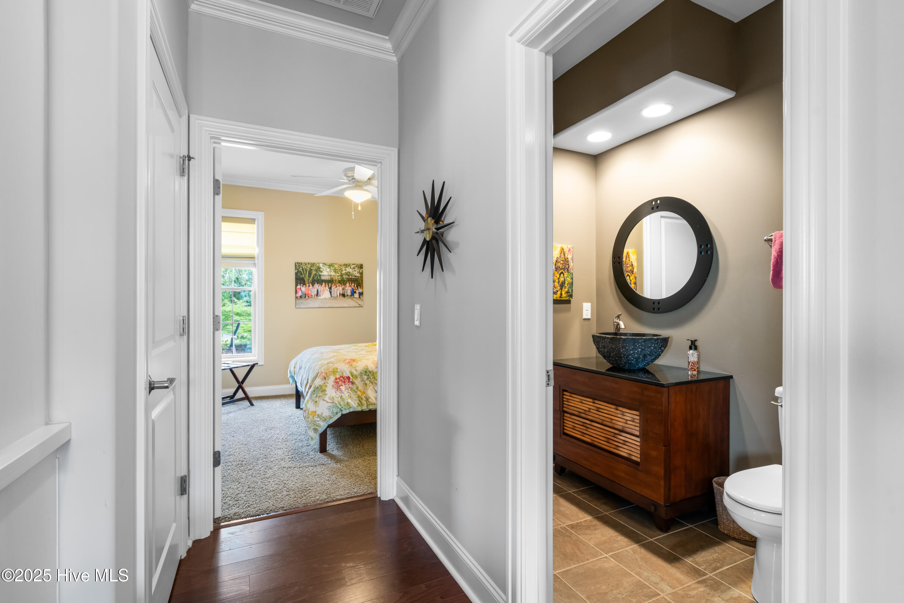 100510416 | Photo 22