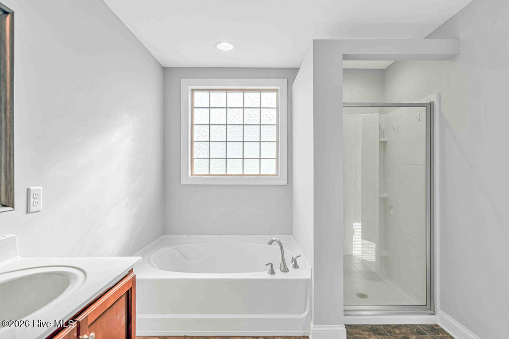 100566464 | Photo 50