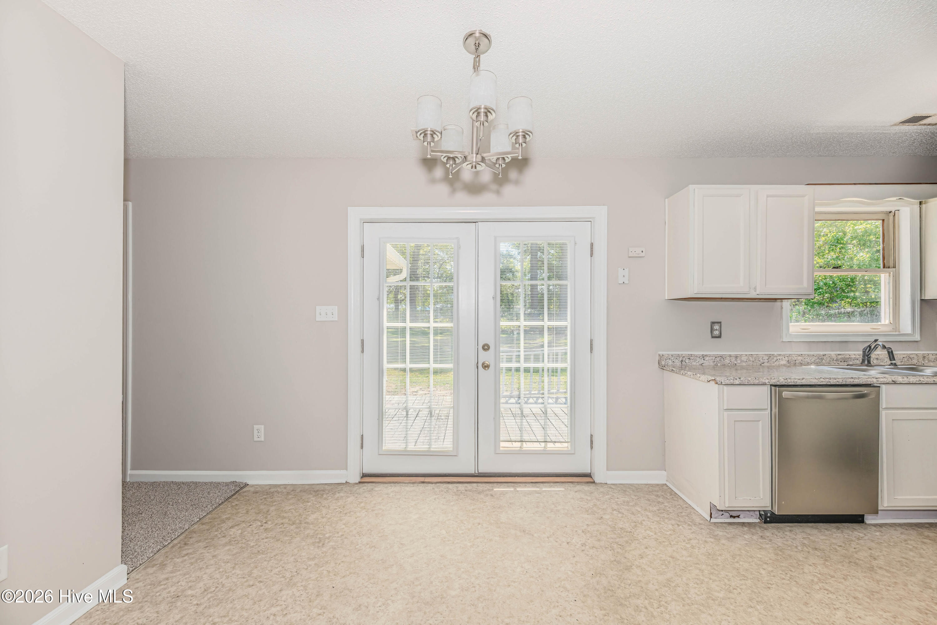 100568106 | Photo 28