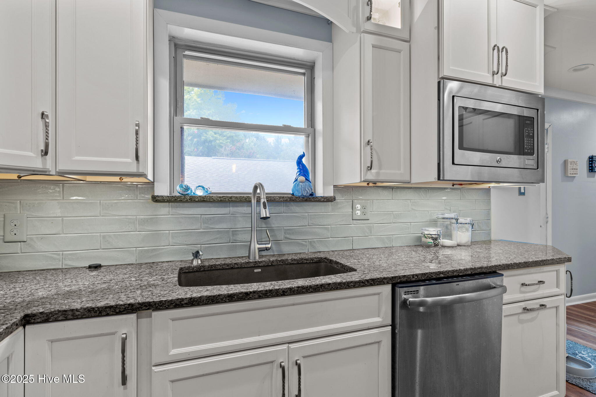 100521468 | Photo 16