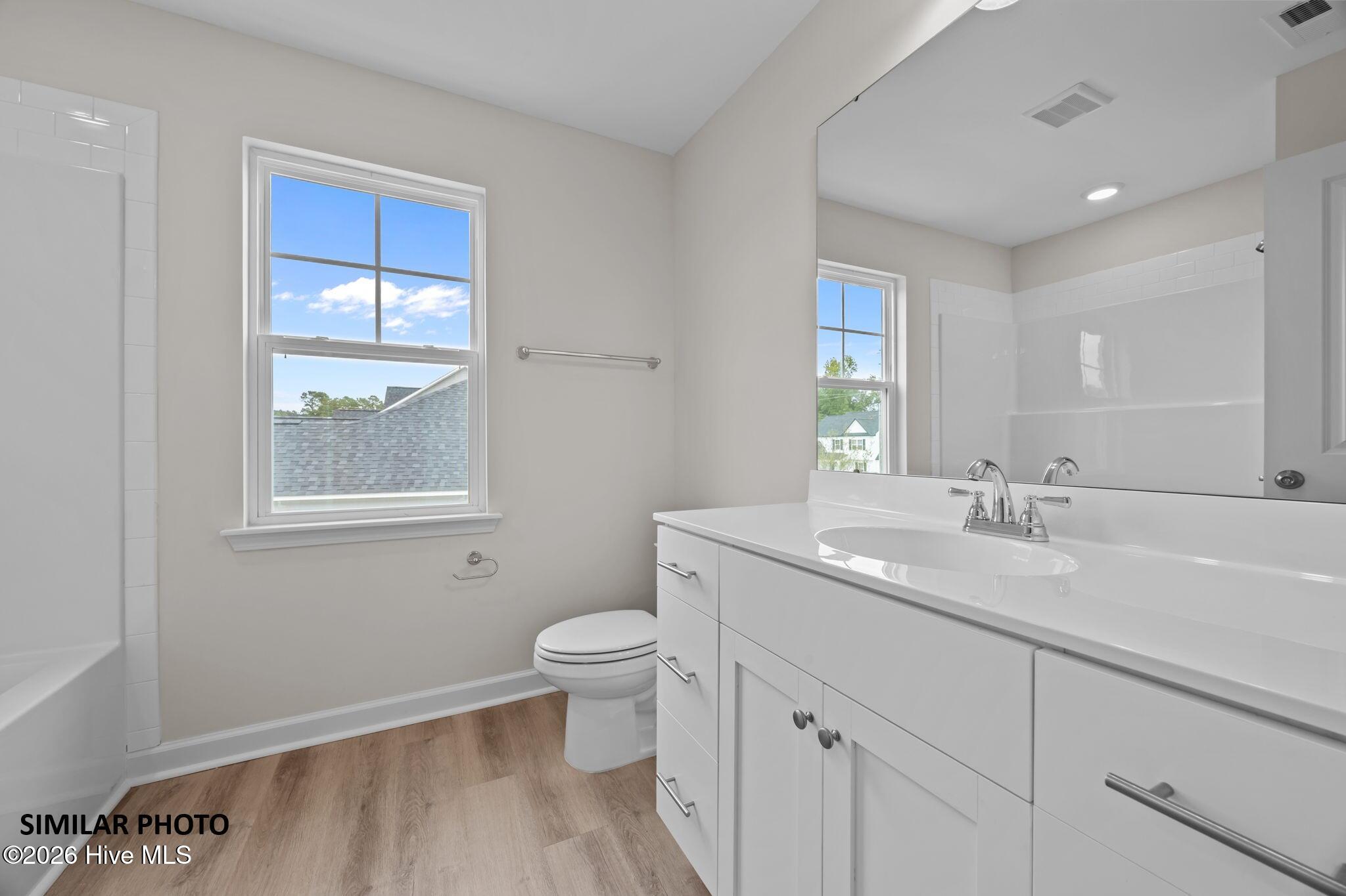 100566485 | Photo 13