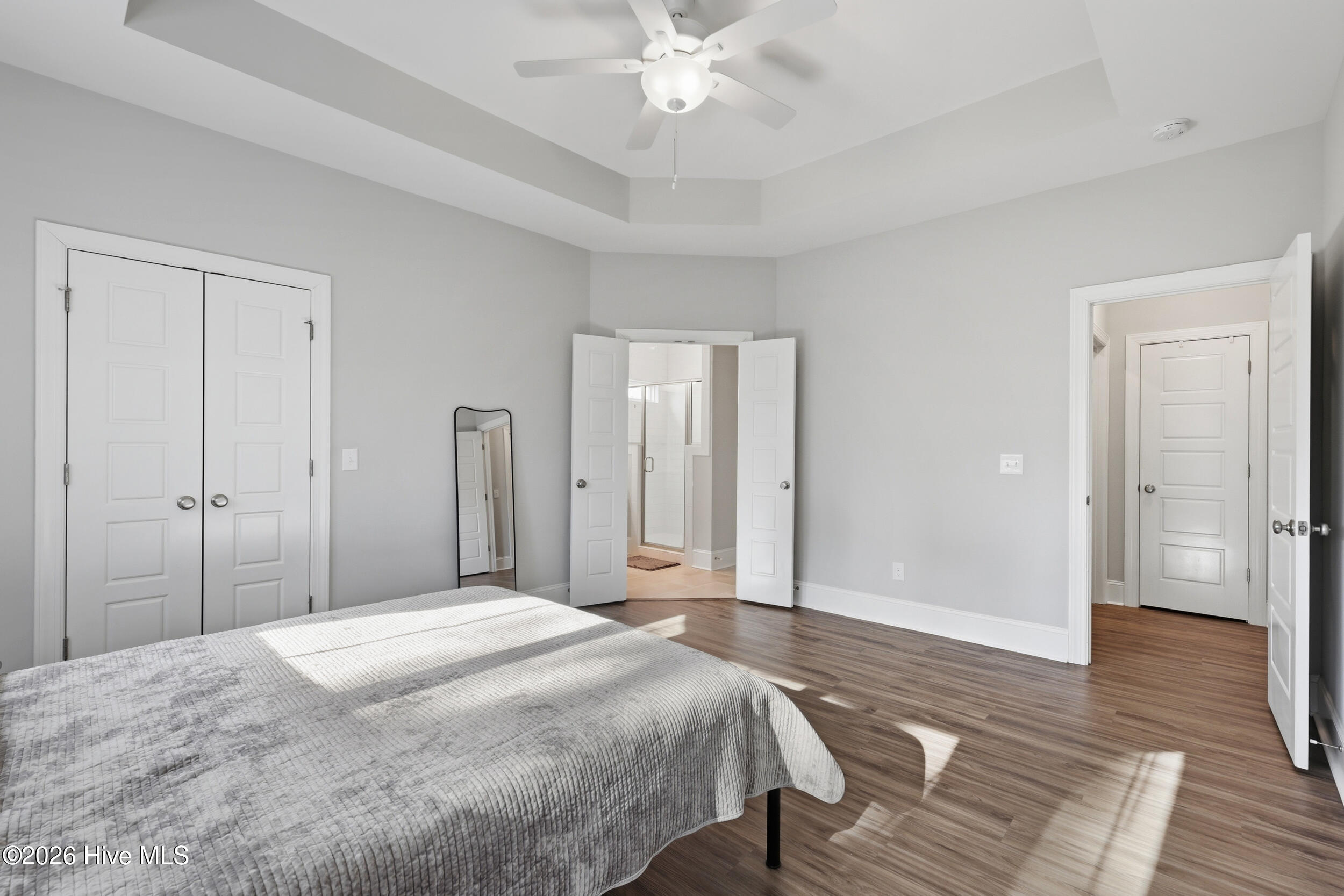 100557443 | Photo 24