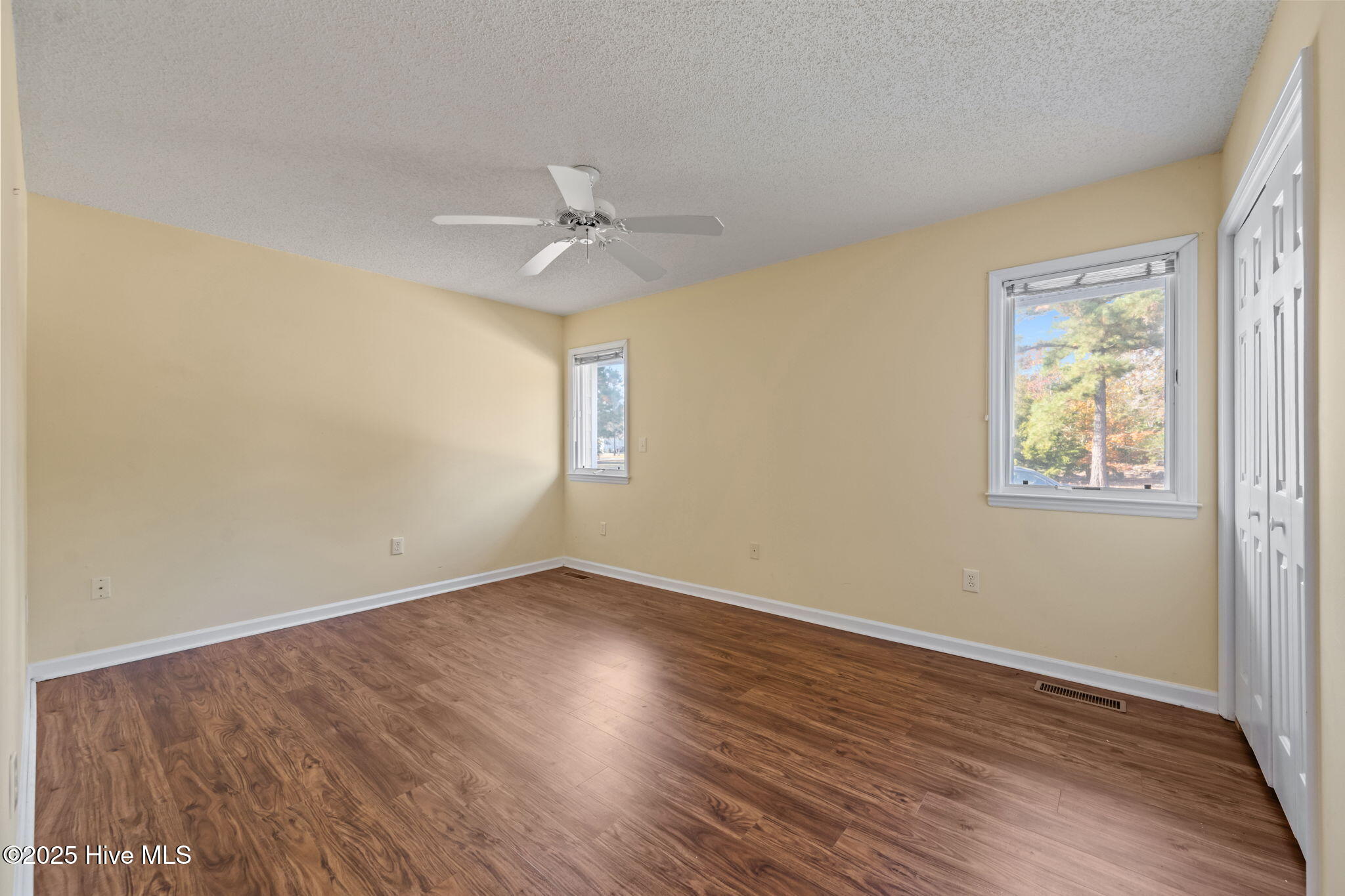 100542327 | Photo 38