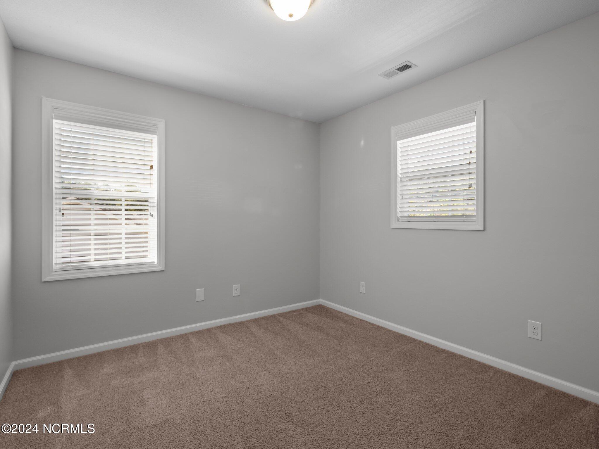 100541428 | Photo 19