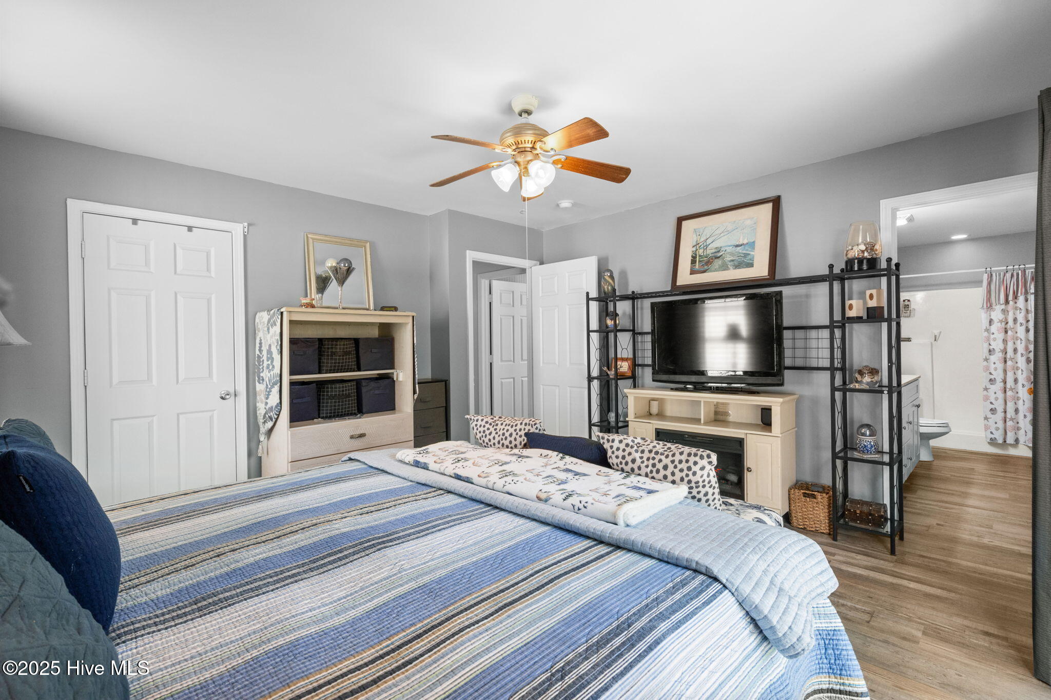 100526973 | Photo 32