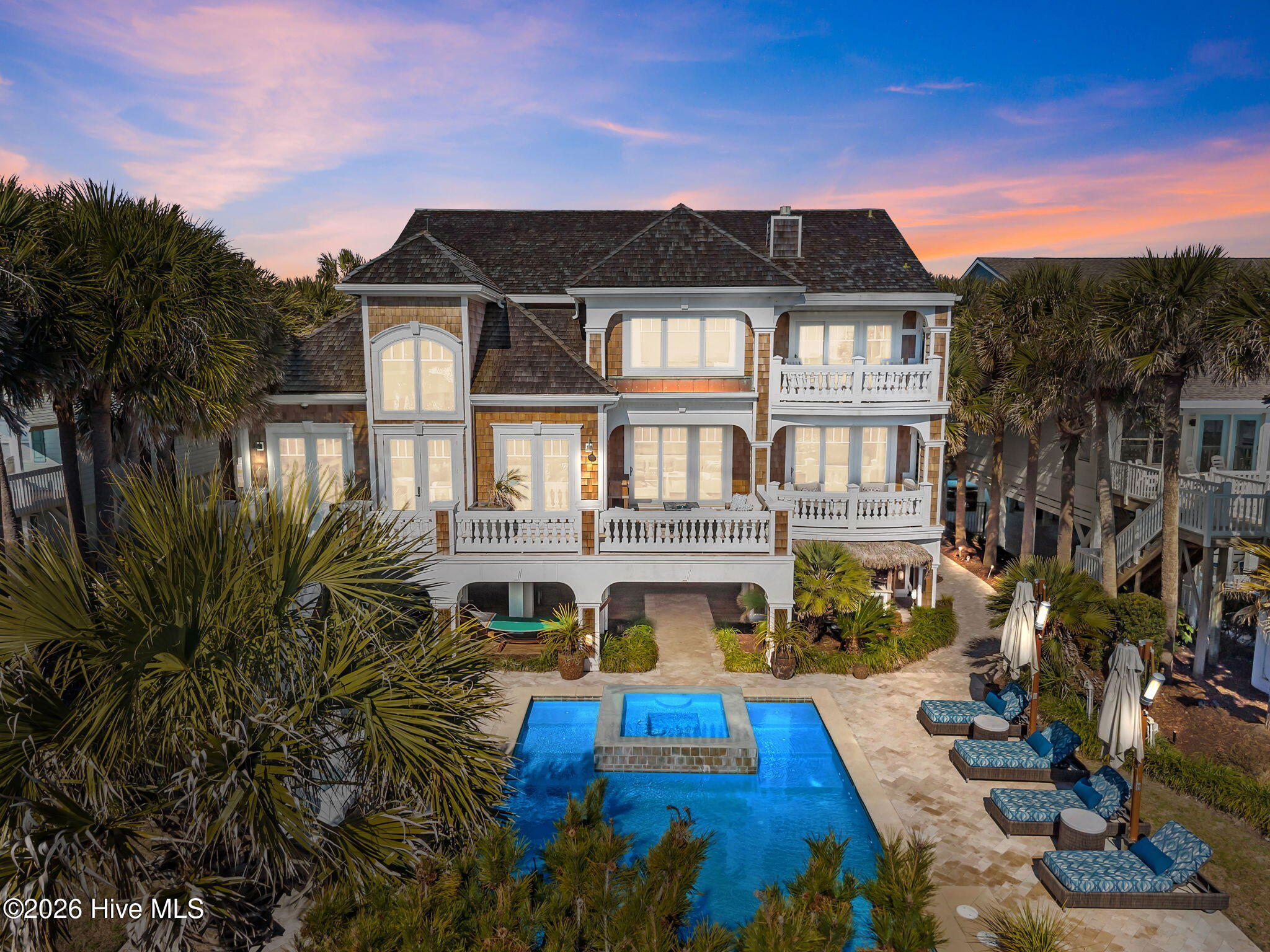 100552689 | Photo 109