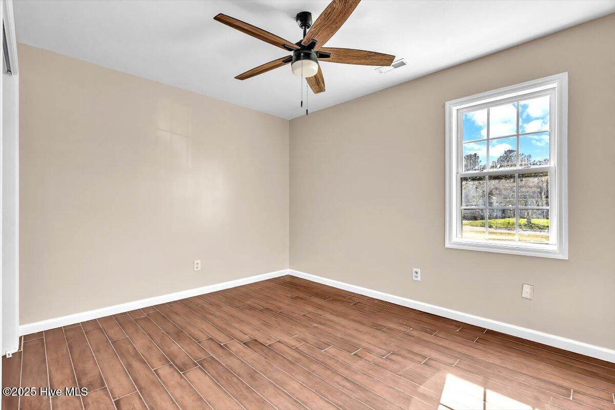 100538158 | Photo 11