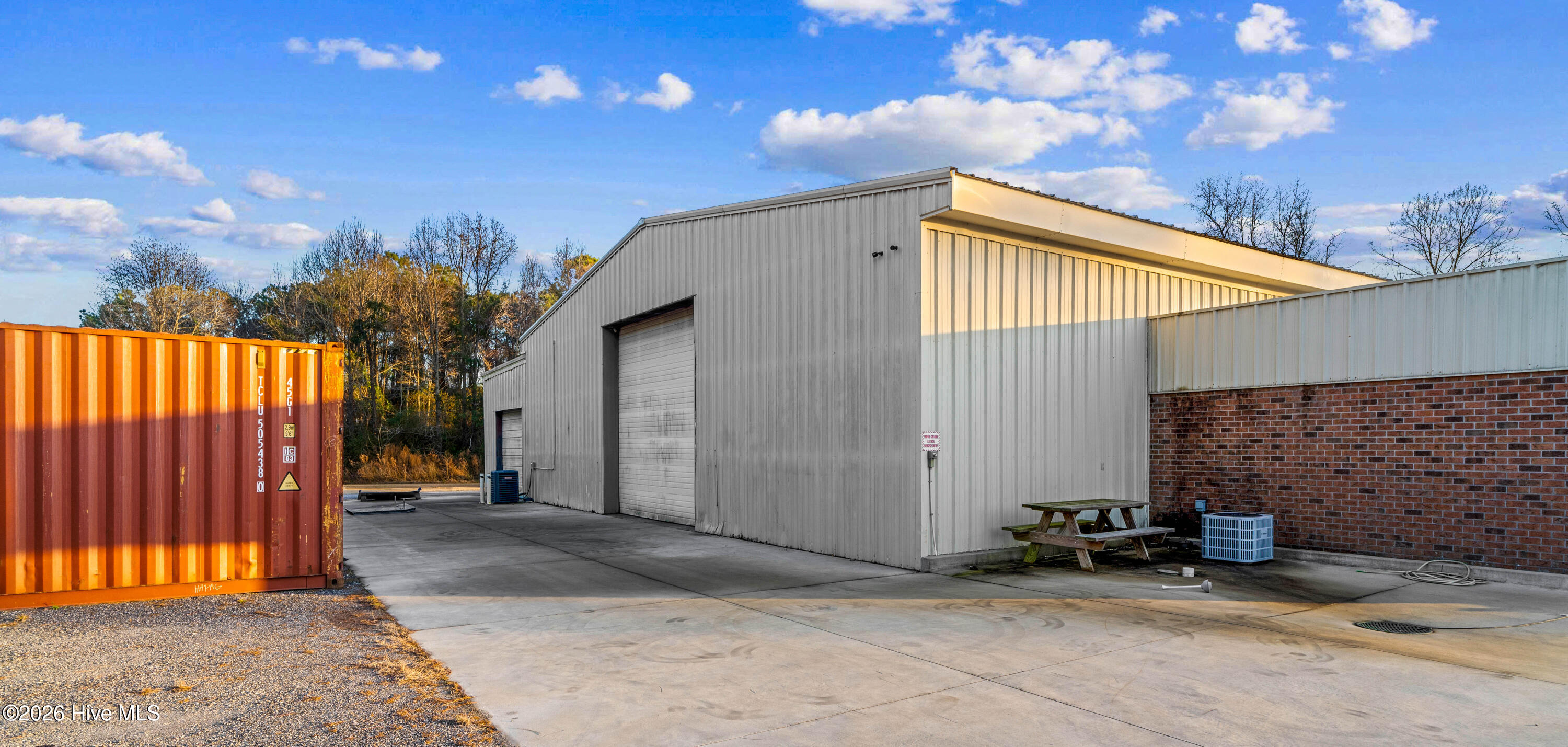 100549965 | Photo 23