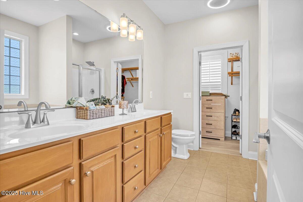 100544439 | Photo 32