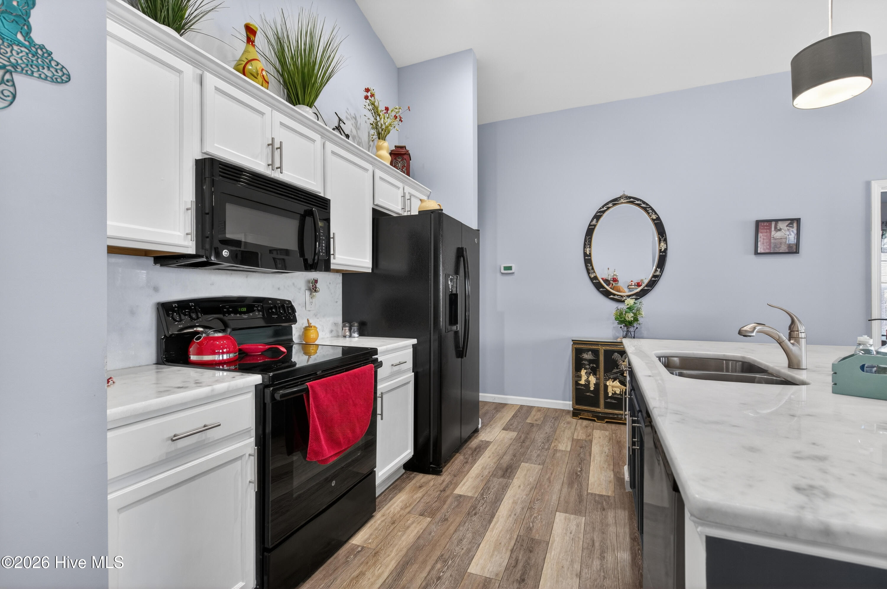 100557336 | Photo 14