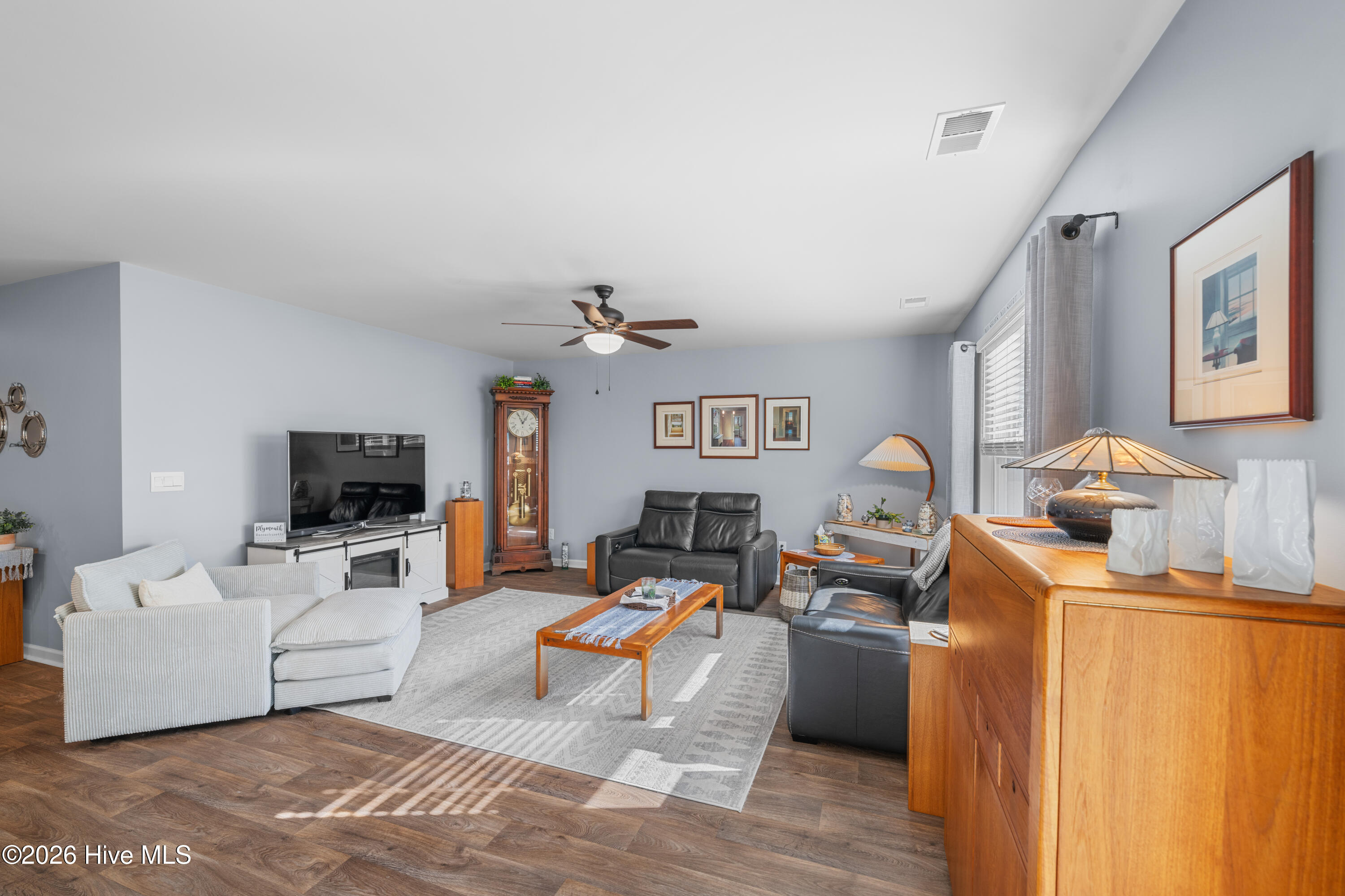 100550374 | Photo 13