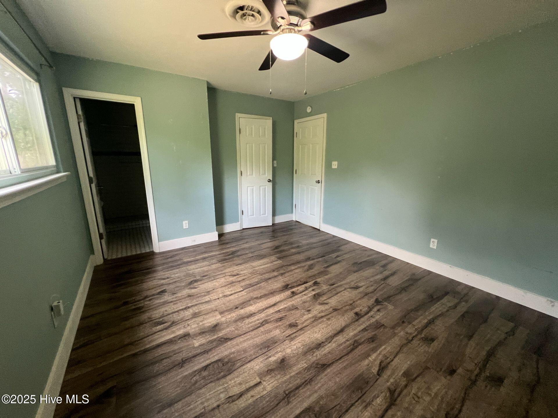 100527743 | Photo 12