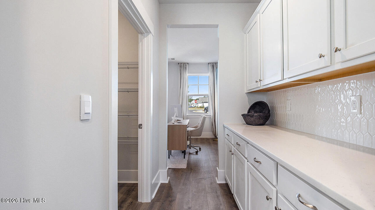 100567119 | Photo 17